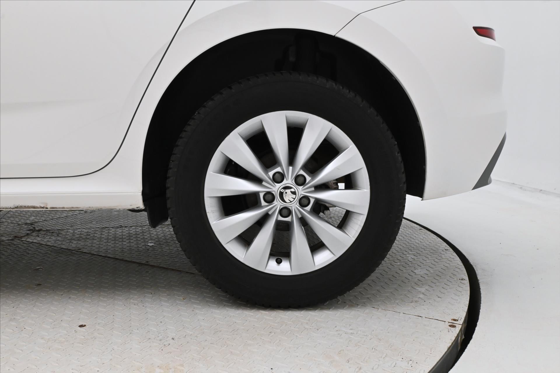 Main photo of the car Skoda Kamiq 1,0 TSI 81 kW Ambiente Záruka až 5 let (30)