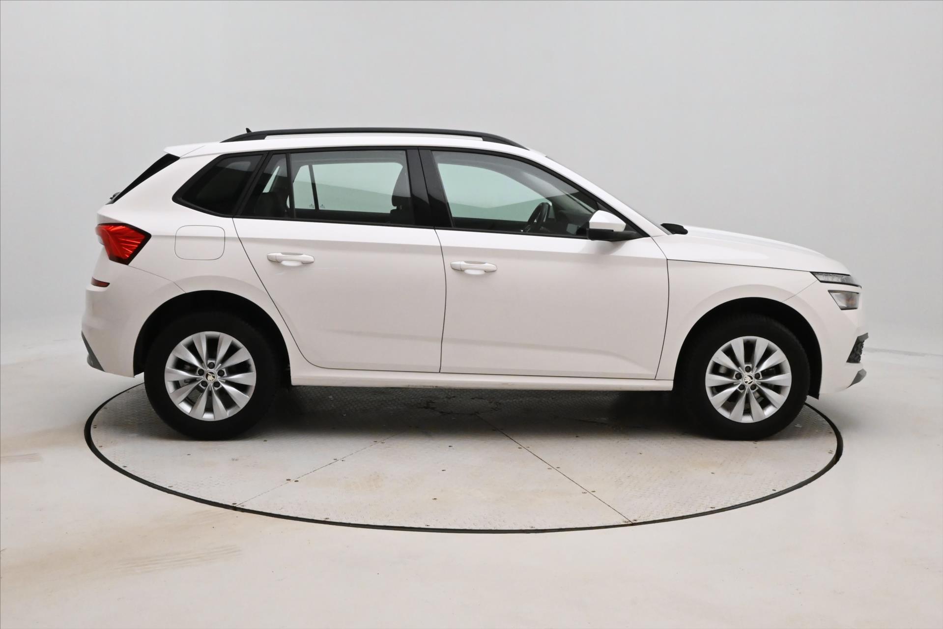 Main photo of the car Skoda Kamiq 1,0 TSI 81 kW Ambiente Záruka až 5 let (4)
