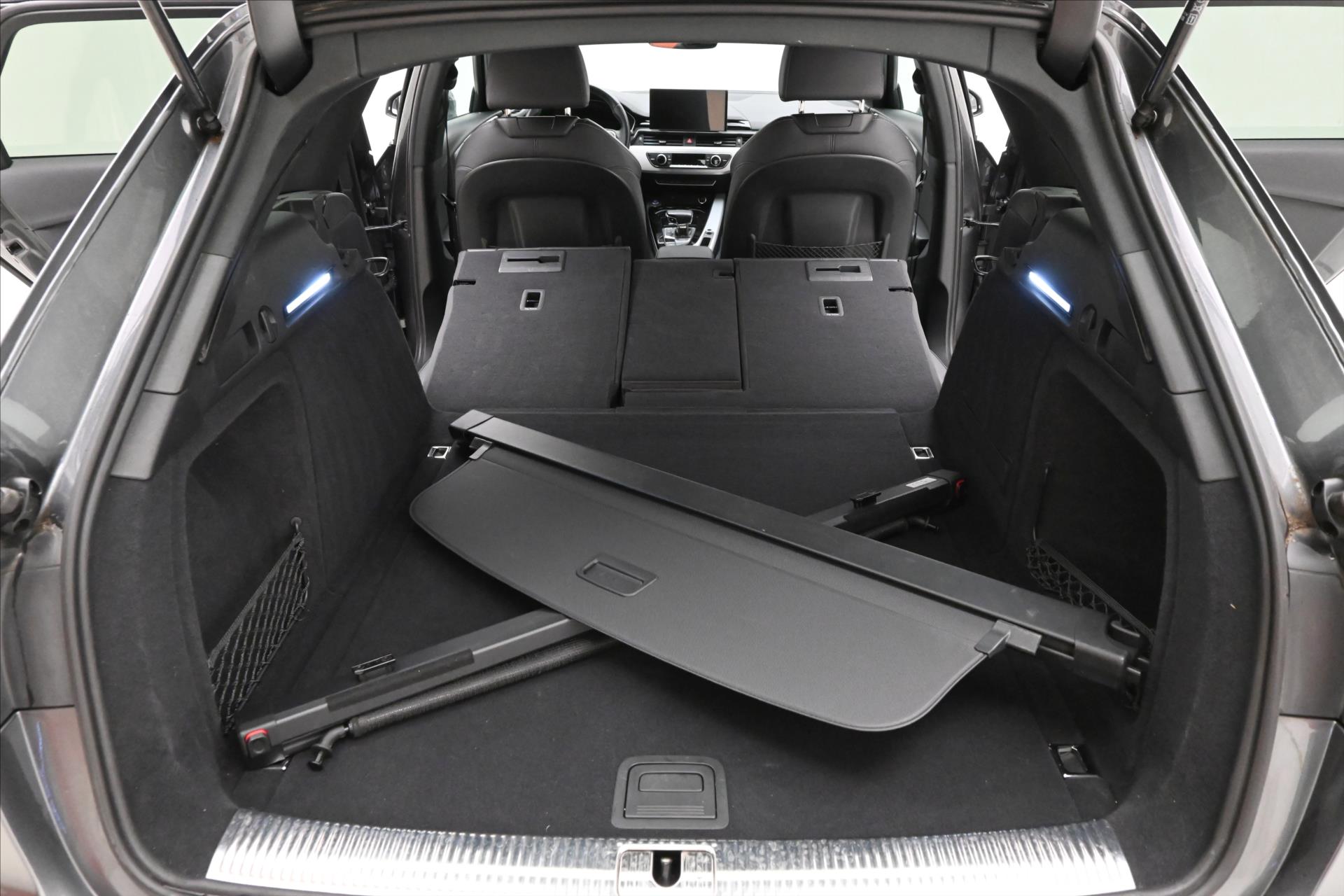 Main photo of the car Audi A4 2,0 TDI 120kW S-LINE S-Tronic Záruka až 5 let (10)