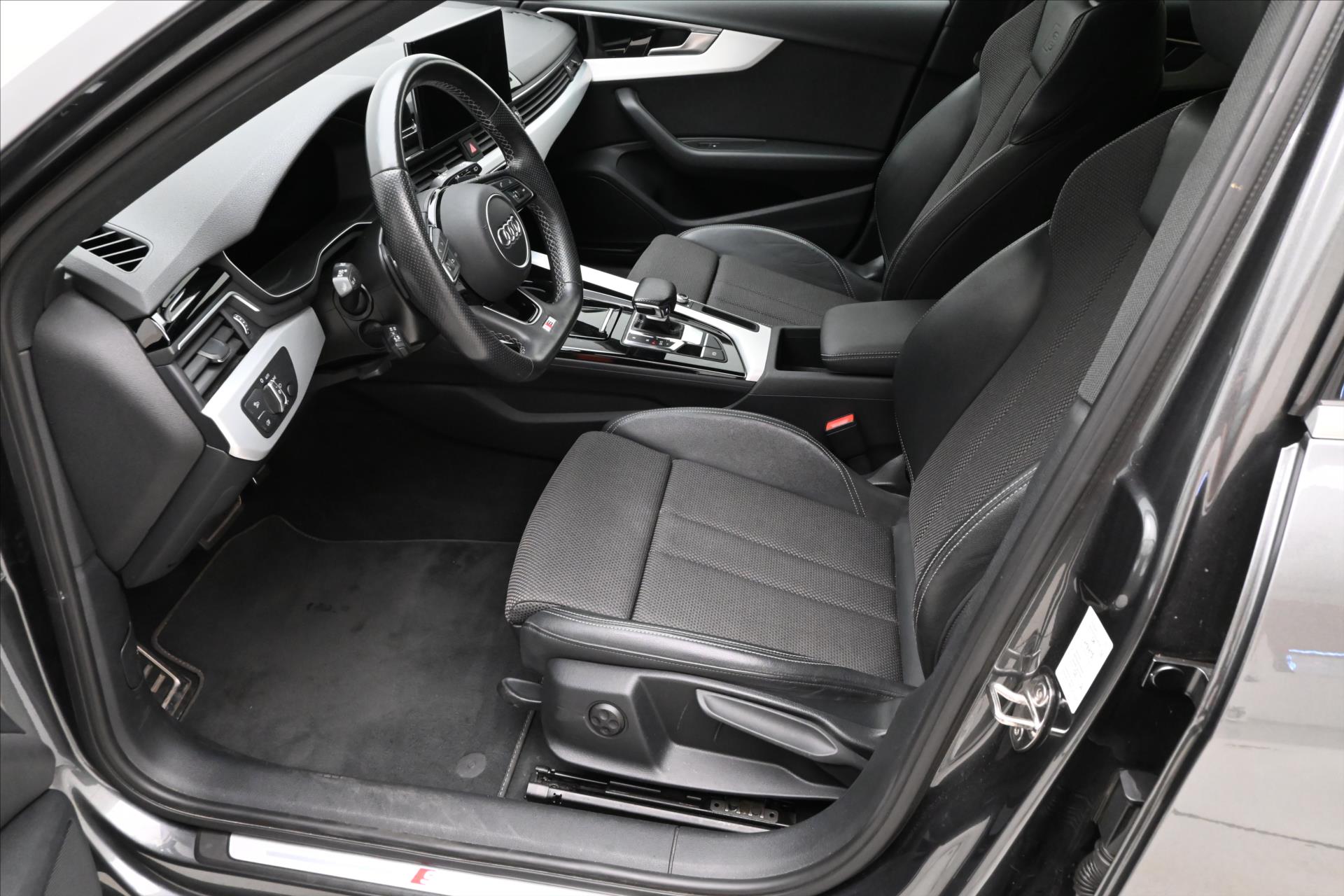 Main photo of the car Audi A4 2,0 TDI 120kW S-LINE S-Tronic Záruka až 5 let (12)