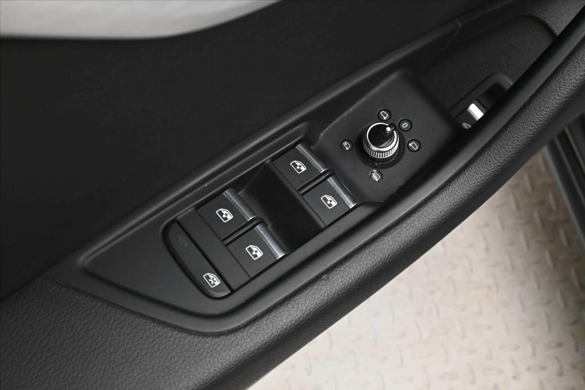 Main photo of the car Audi A4 2,0 TDI 120kW S-LINE S-Tronic Záruka až 5 let (21)