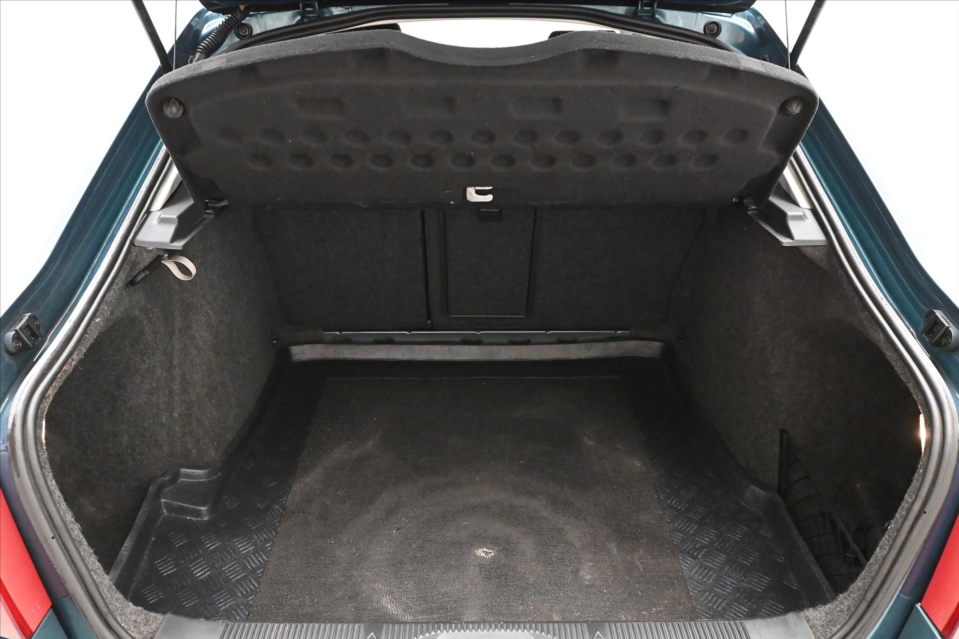 Main photo of the car Skoda Octavia 1,9 TDI 77kW STK do 3/2028 (10)