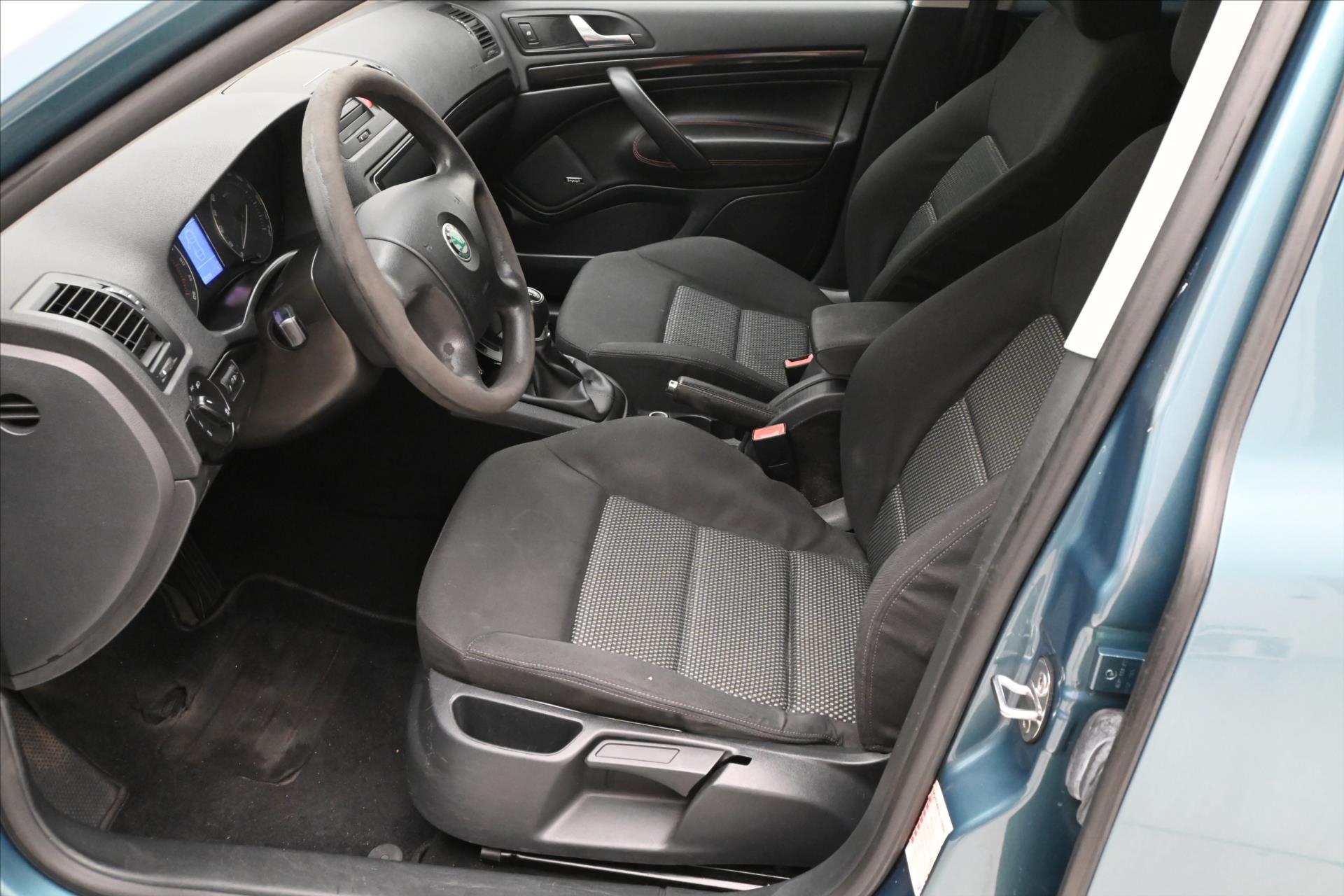 Main photo of the car Skoda Octavia 1,9 TDI 77kW STK do 3/2028 (13)