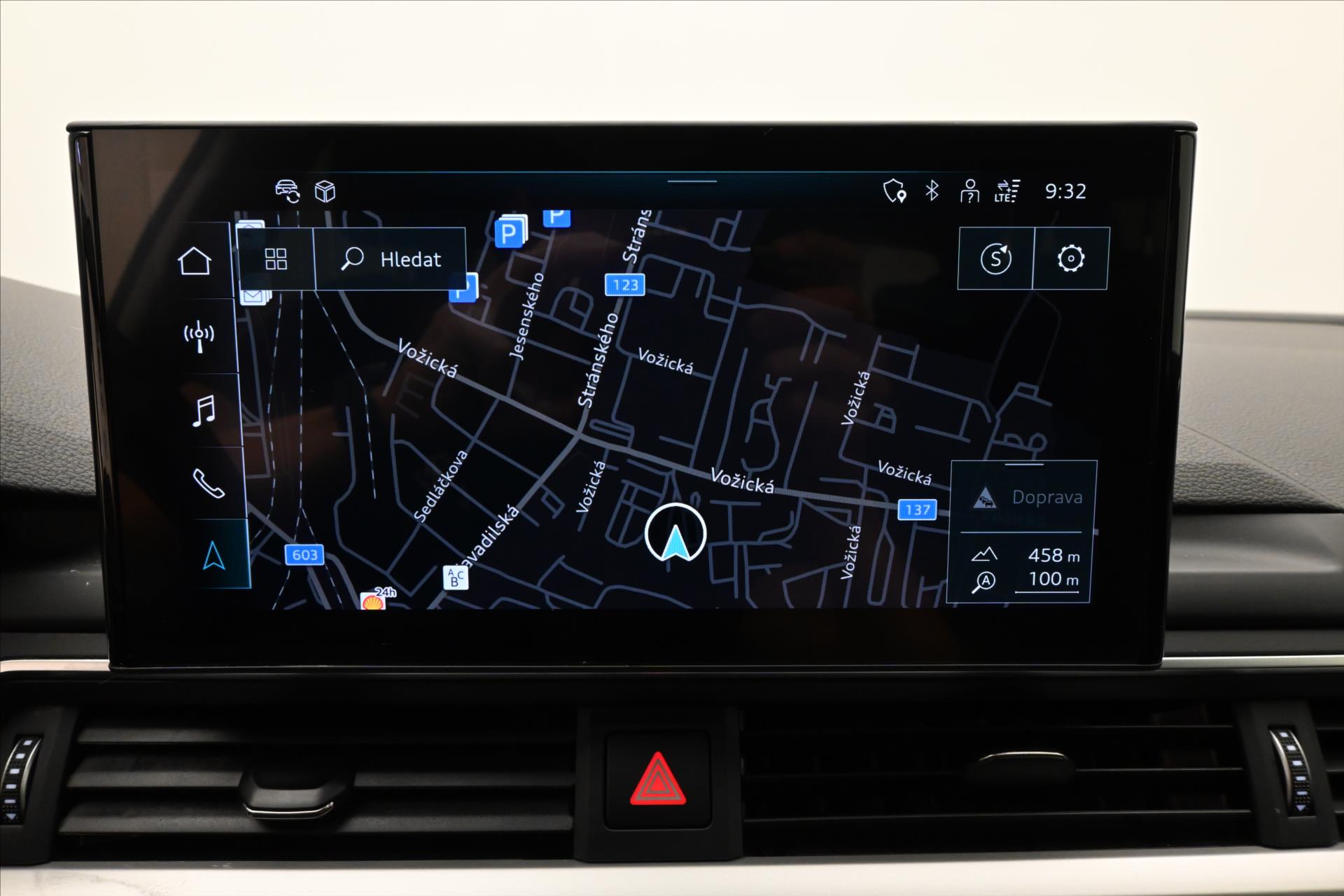 Main photo of the car Audi A4 2,0 TDI 120kW Mild Hybrid Záruka až 5 let (16)