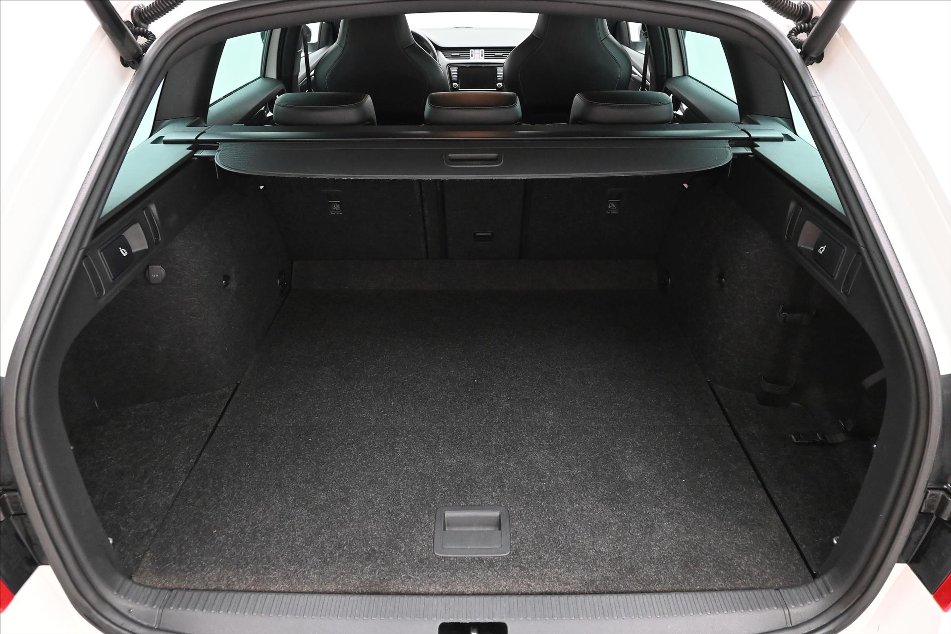 Hlavní fotografie vozu Škoda Octavia 2,0 TDI 135kW RS Záruka až 5 let (10)