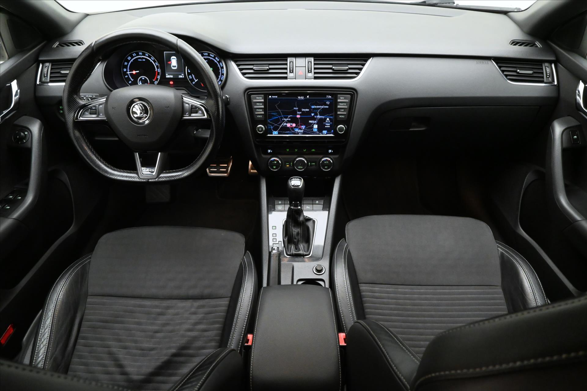 Hlavní fotografie vozu Škoda Octavia 2,0 TDI 135kW RS Záruka až 5 let (15)