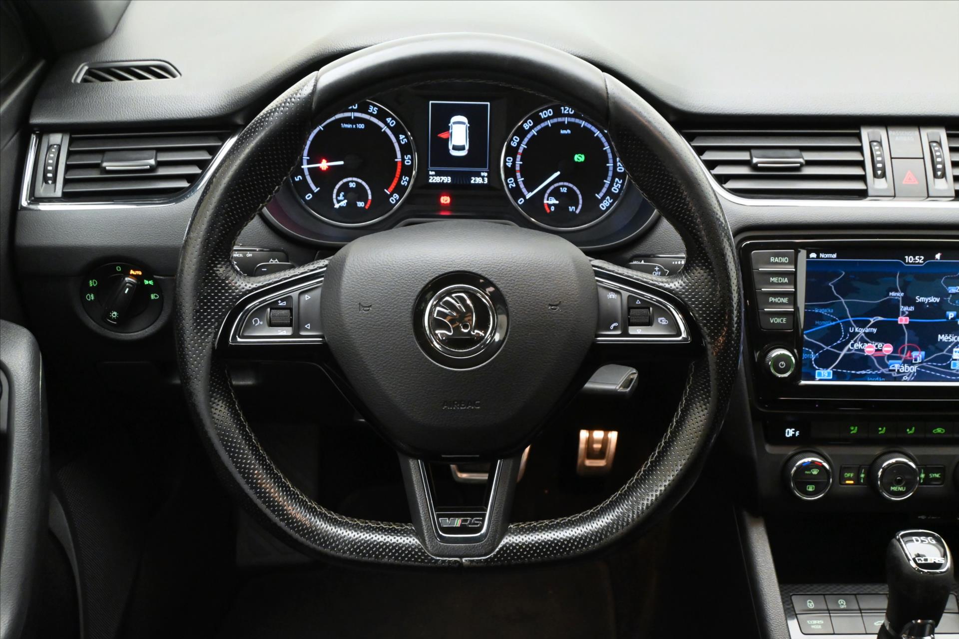 Hlavní fotografie vozu Škoda Octavia 2,0 TDI 135kW RS Záruka až 5 let (18)