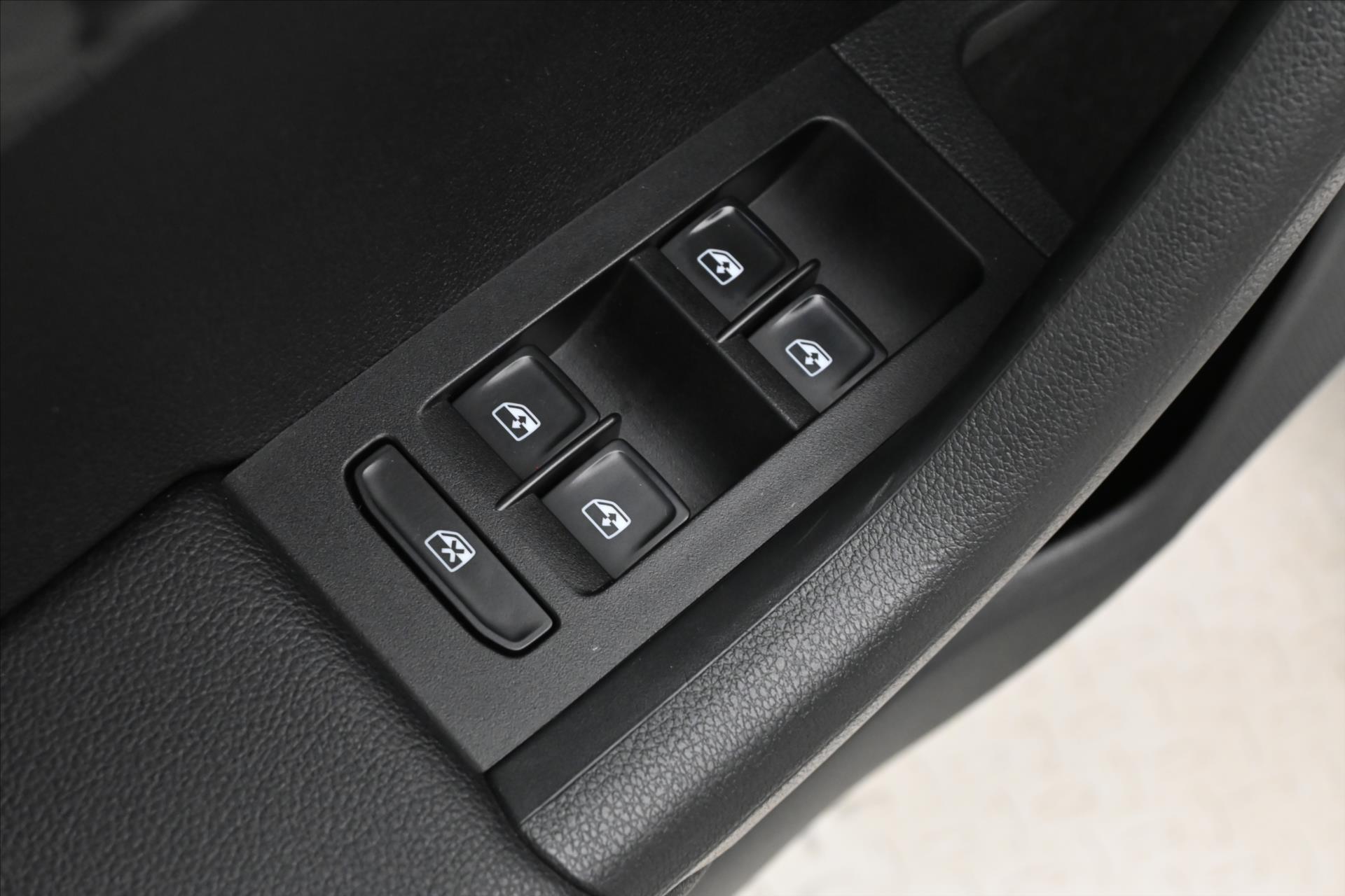 Hlavní fotografie vozu Škoda Octavia 2,0 TDI 135kW RS Záruka až 5 let (24)