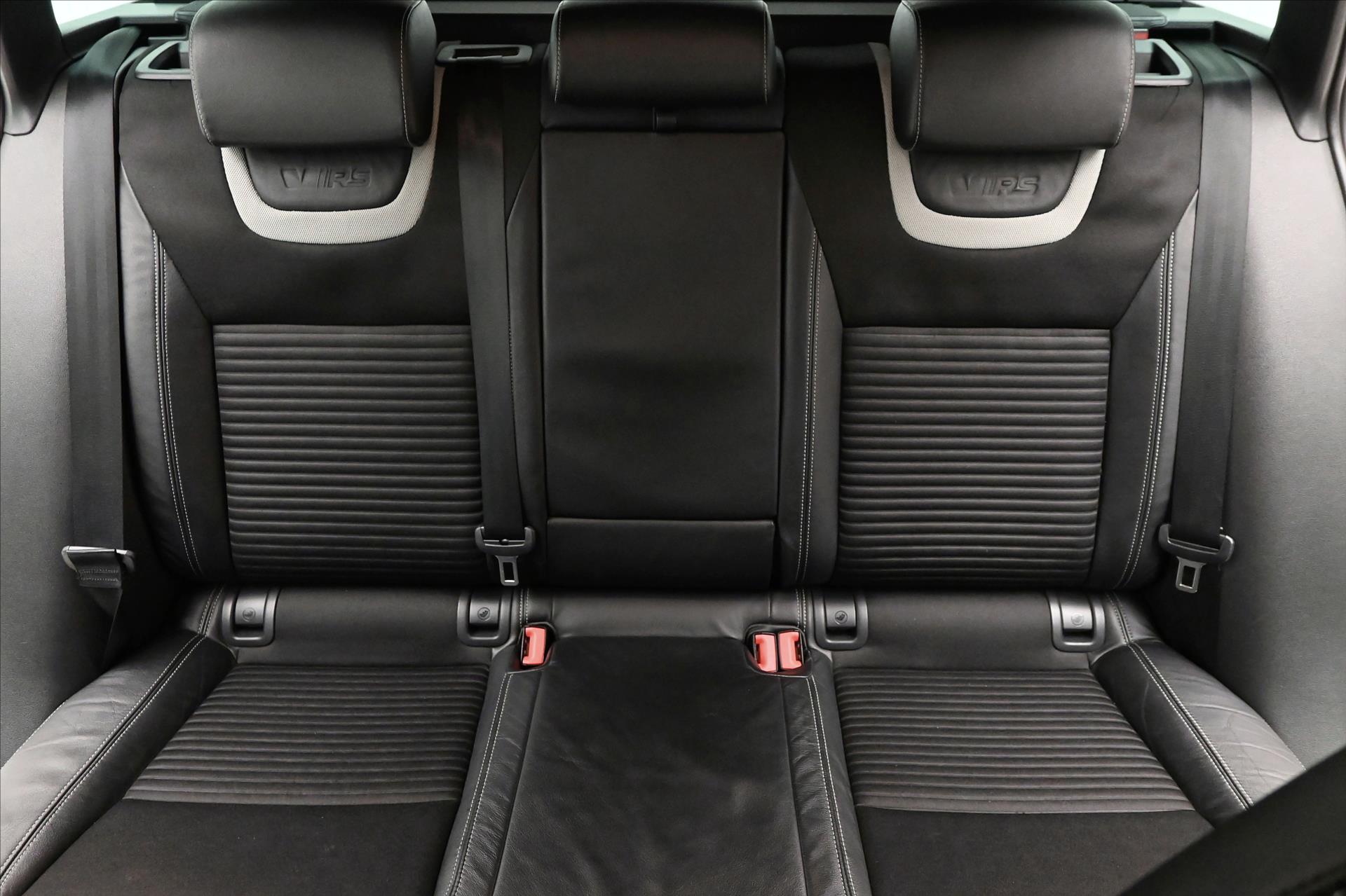 Hlavní fotografie vozu Škoda Octavia 2,0 TDI 135kW RS Záruka až 5 let (26)
