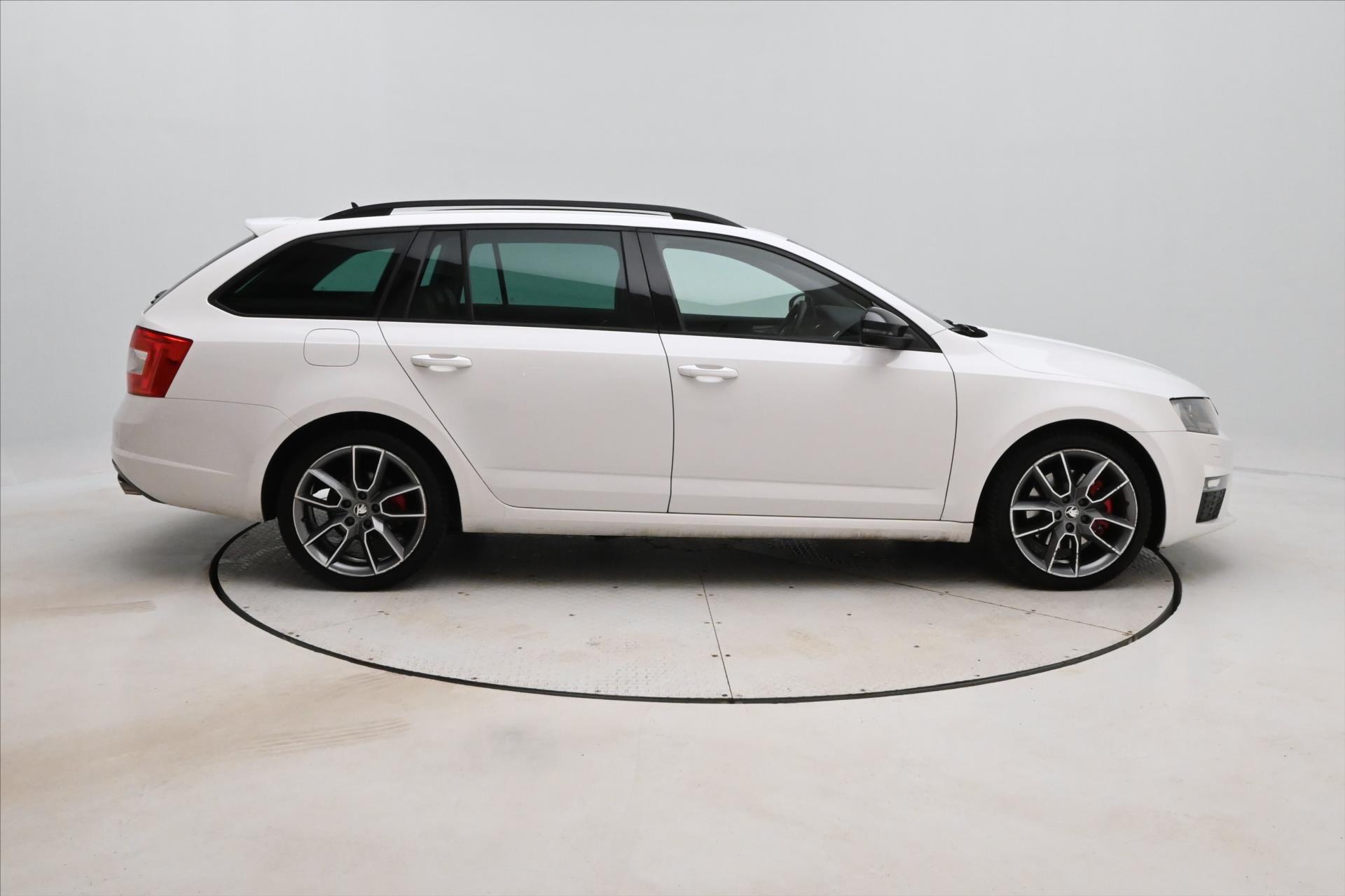 Hlavní fotografie vozu Škoda Octavia 2,0 TDI 135kW RS Záruka až 5 let (4)