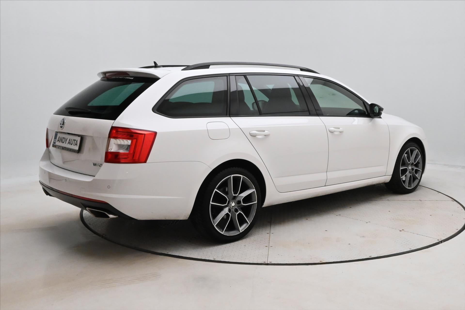 Hlavní fotografie vozu Škoda Octavia 2,0 TDI 135kW RS Záruka až 5 let (5)