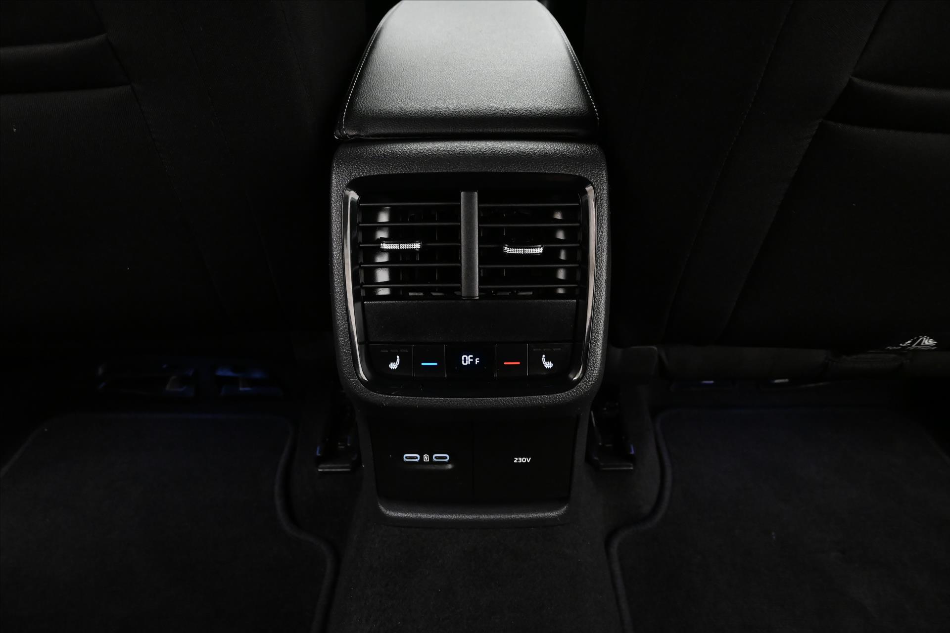Hlavní fotografie vozu Škoda Octavia 2,0 TDI 110 kW SportLINE Záruka až 5 let (23)