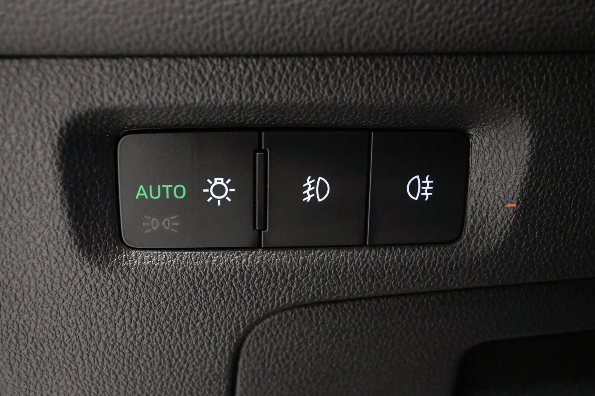 Hlavní fotografie vozu Škoda Octavia 2,0 TDI 110 kW SportLINE Záruka až 5 let (28)