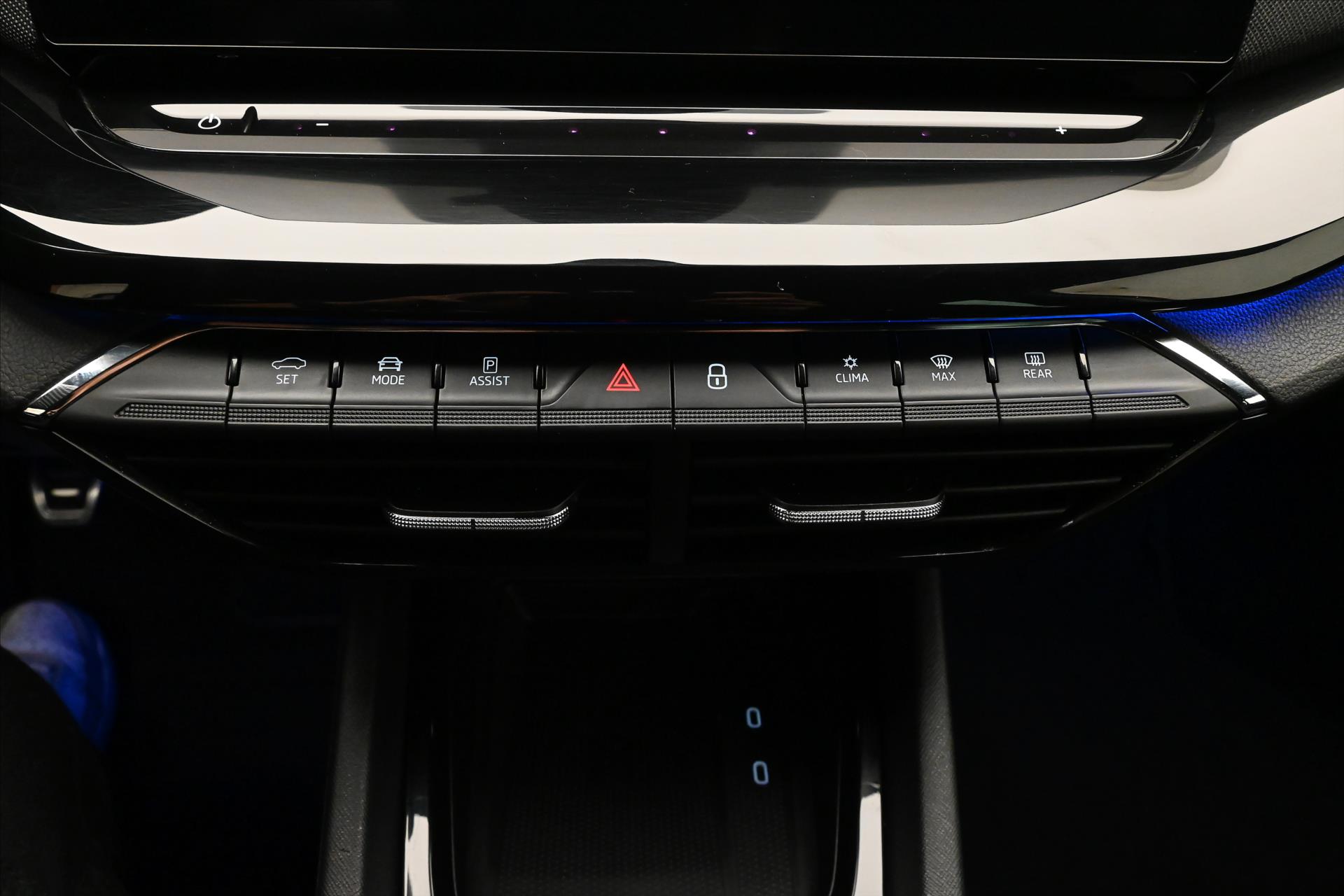 Hlavní fotografie vozu Škoda Octavia 2,0 TDI 110kW SportLINE Záruka až 5 let (22)