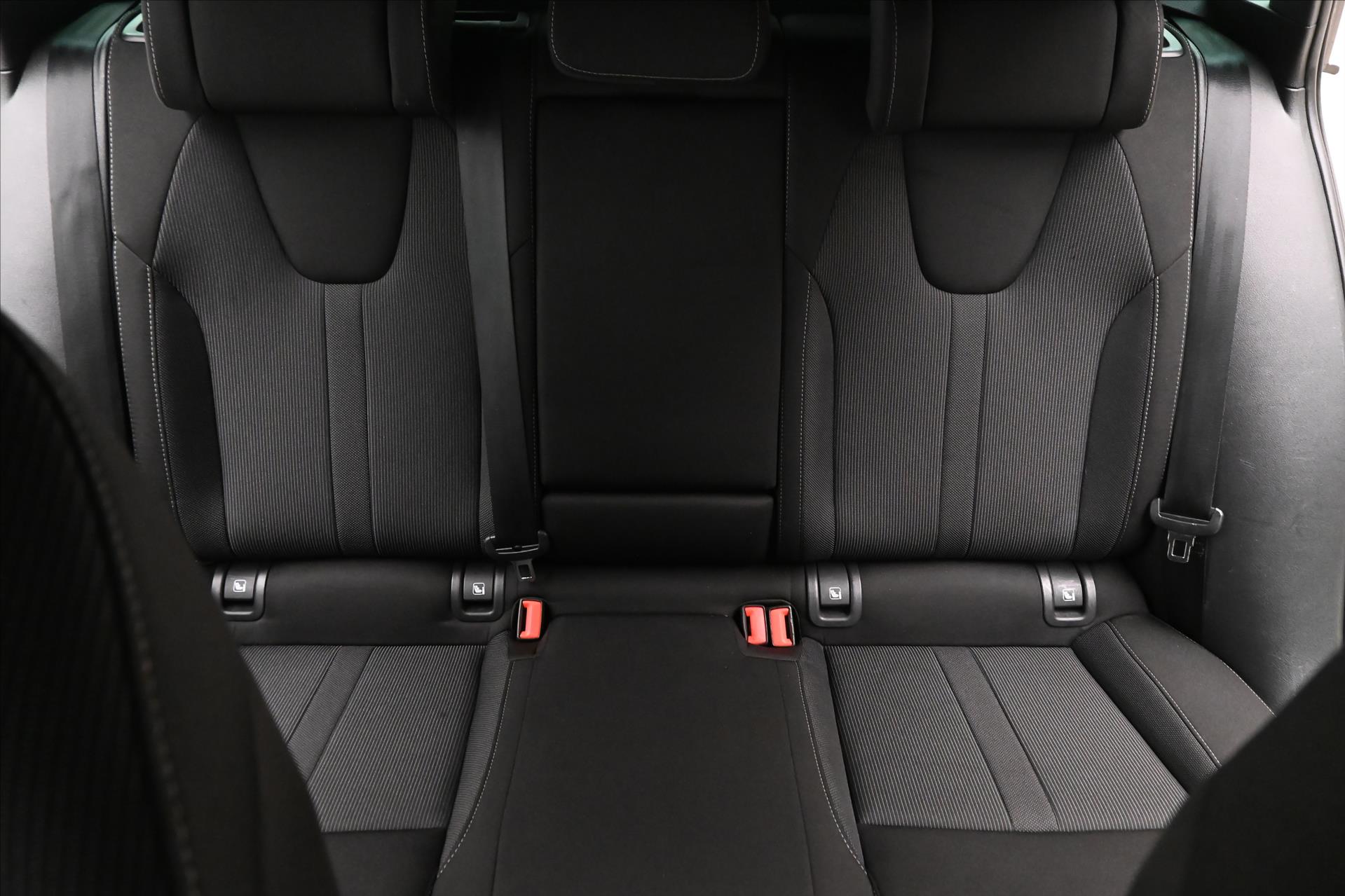 Hlavní fotografie vozu Škoda Octavia 2,0 TDI 110kW SportLINE Záruka až 5 let (29)