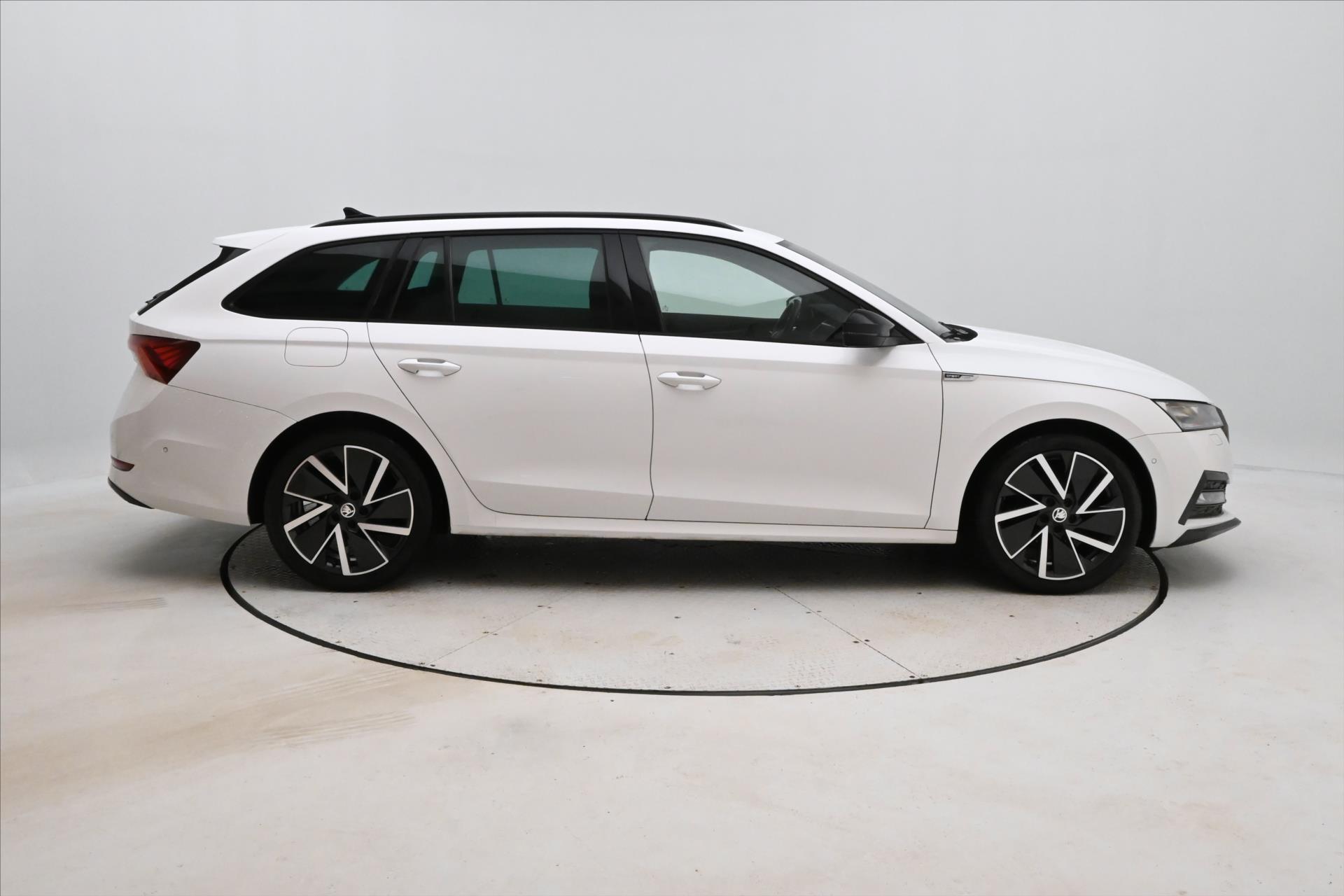 Hlavní fotografie vozu Škoda Octavia 2,0 TDI 110kW SportLINE Záruka až 5 let (4)