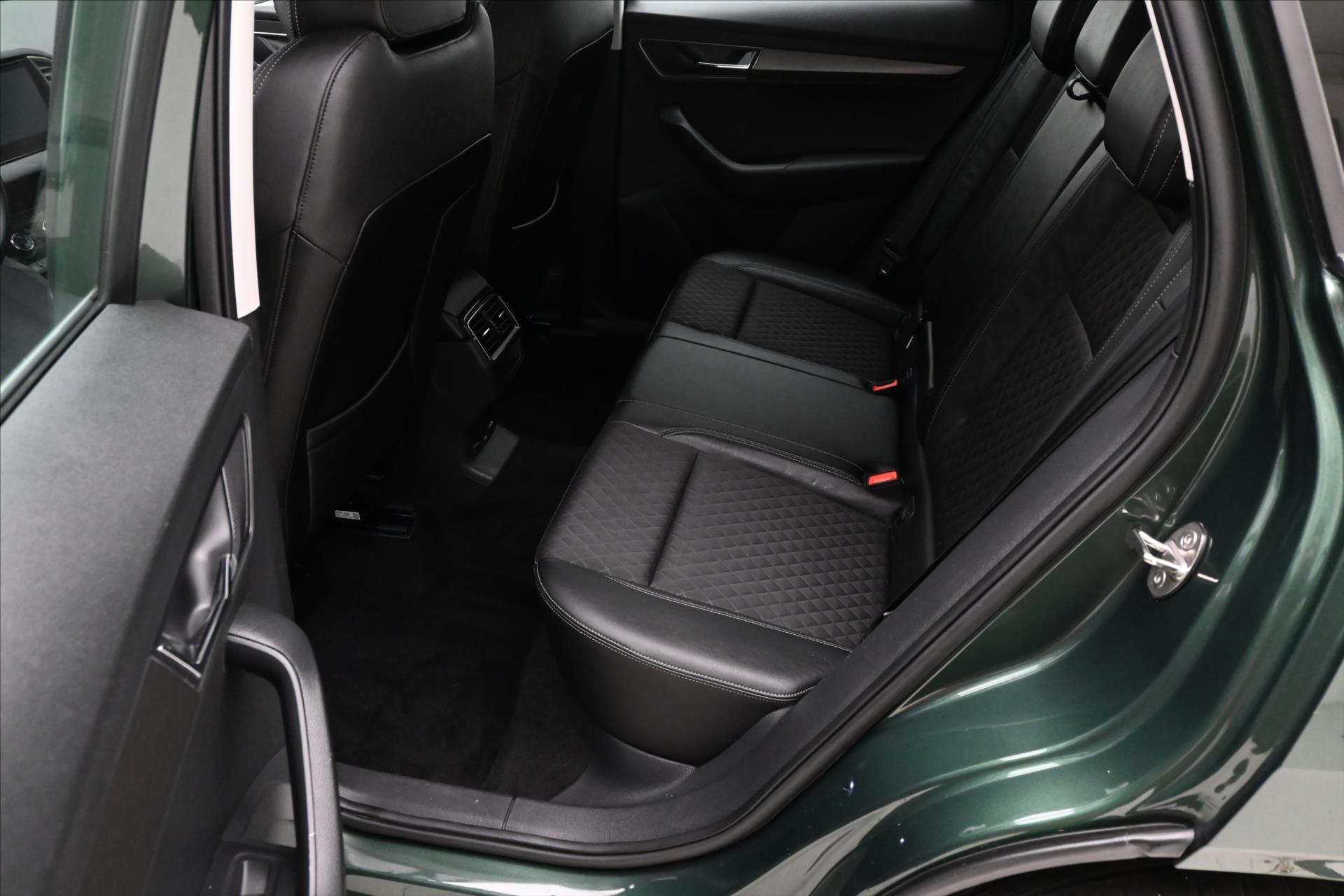 Hlavní fotografie vozu Škoda Karoq 1,5 TSI 110 kW STYLE Tažné Záruka až 5 let (14)