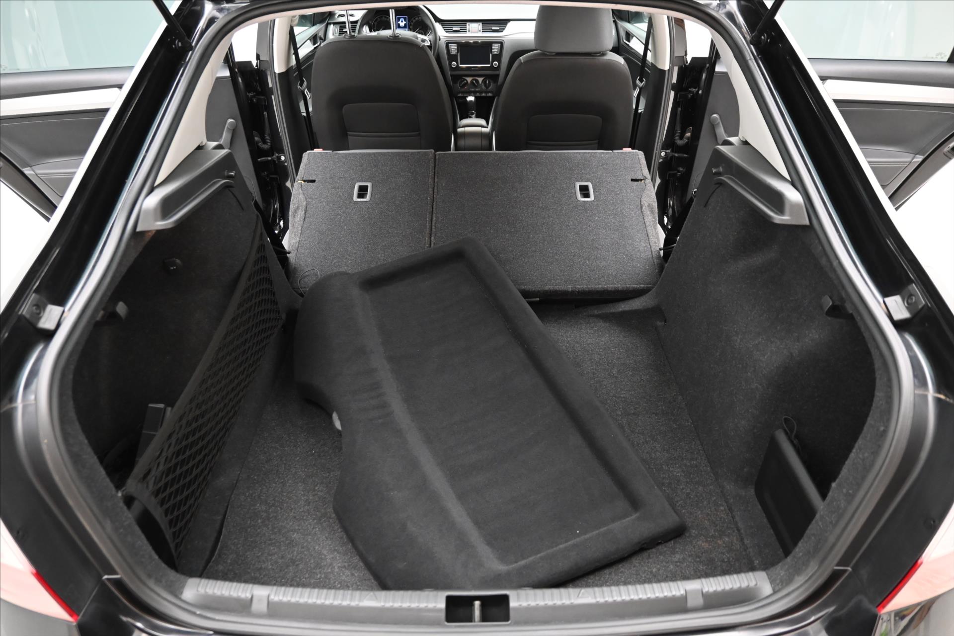 Hlavní fotografie vozu Škoda Rapid 1,0 TSI 70kW Ambition Plus Záruka až 5 let (11)