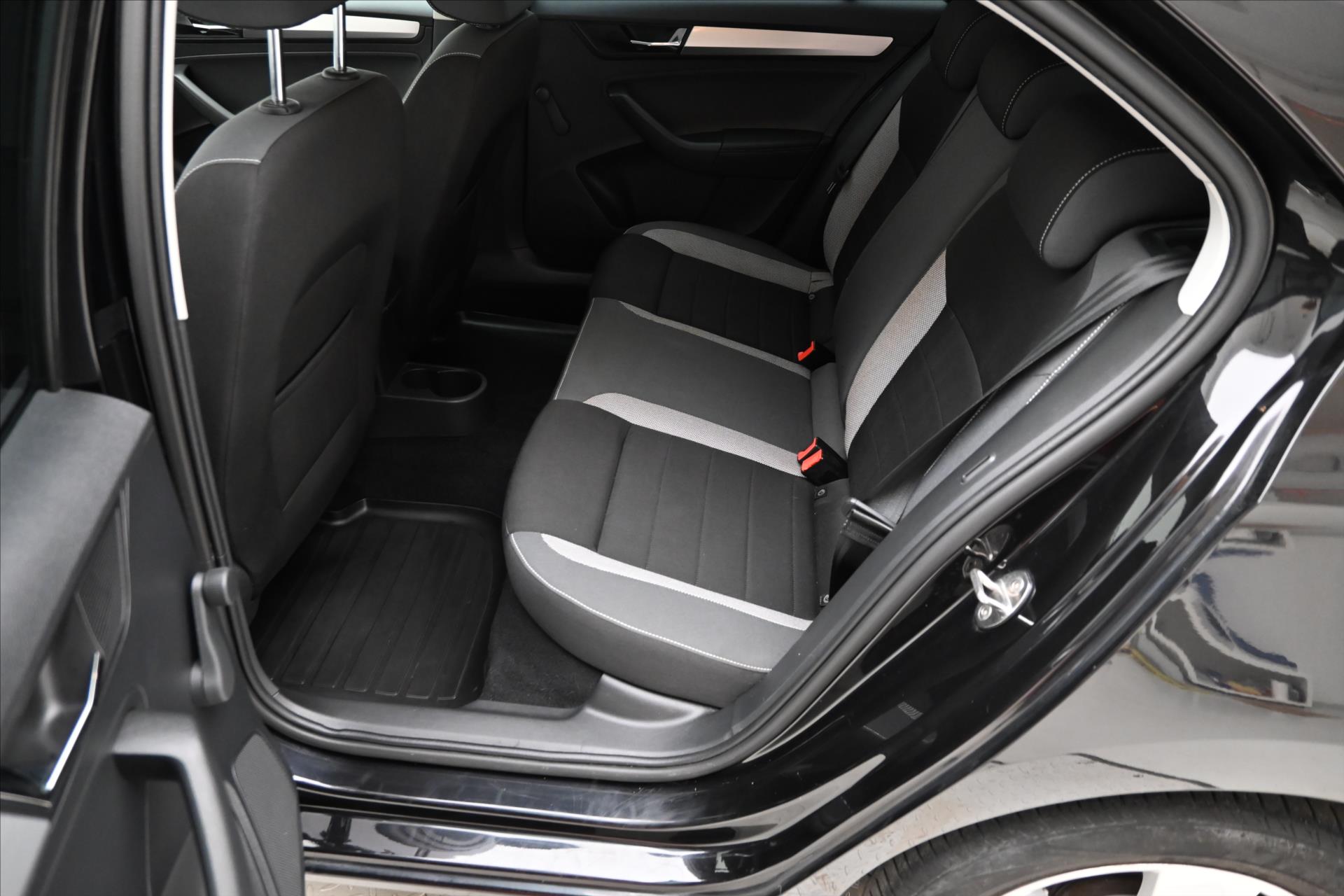 Hlavní fotografie vozu Škoda Rapid 1,0 TSI 70kW Ambition Plus Záruka až 5 let (14)