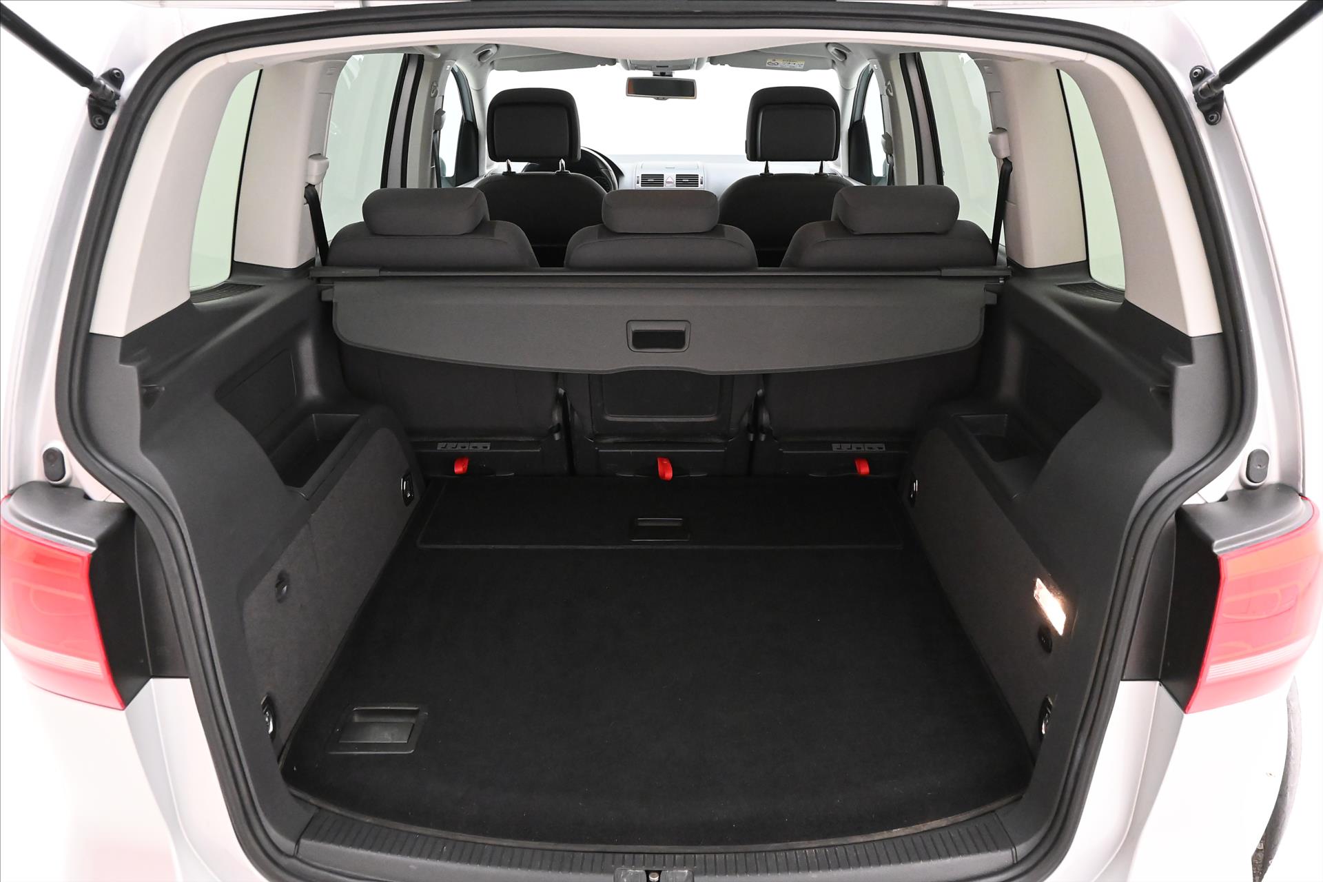 Hlavní fotografie vozu Volkswagen Touran 2,0 TDI 103 kW DSG Comfortline Záruka (10)
