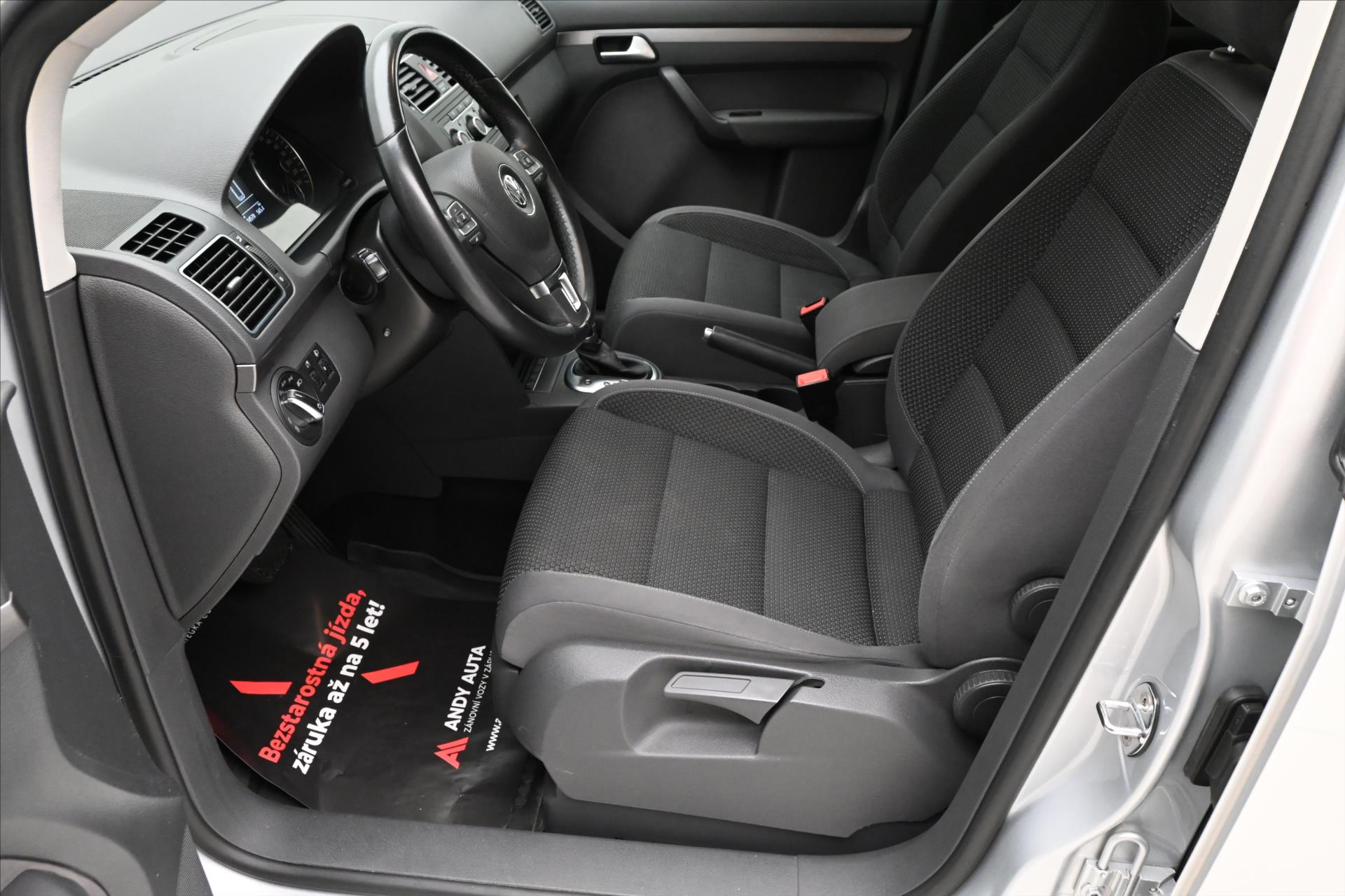 Hlavní fotografie vozu Volkswagen Touran 2,0 TDI 103 kW DSG Comfortline Záruka (13)