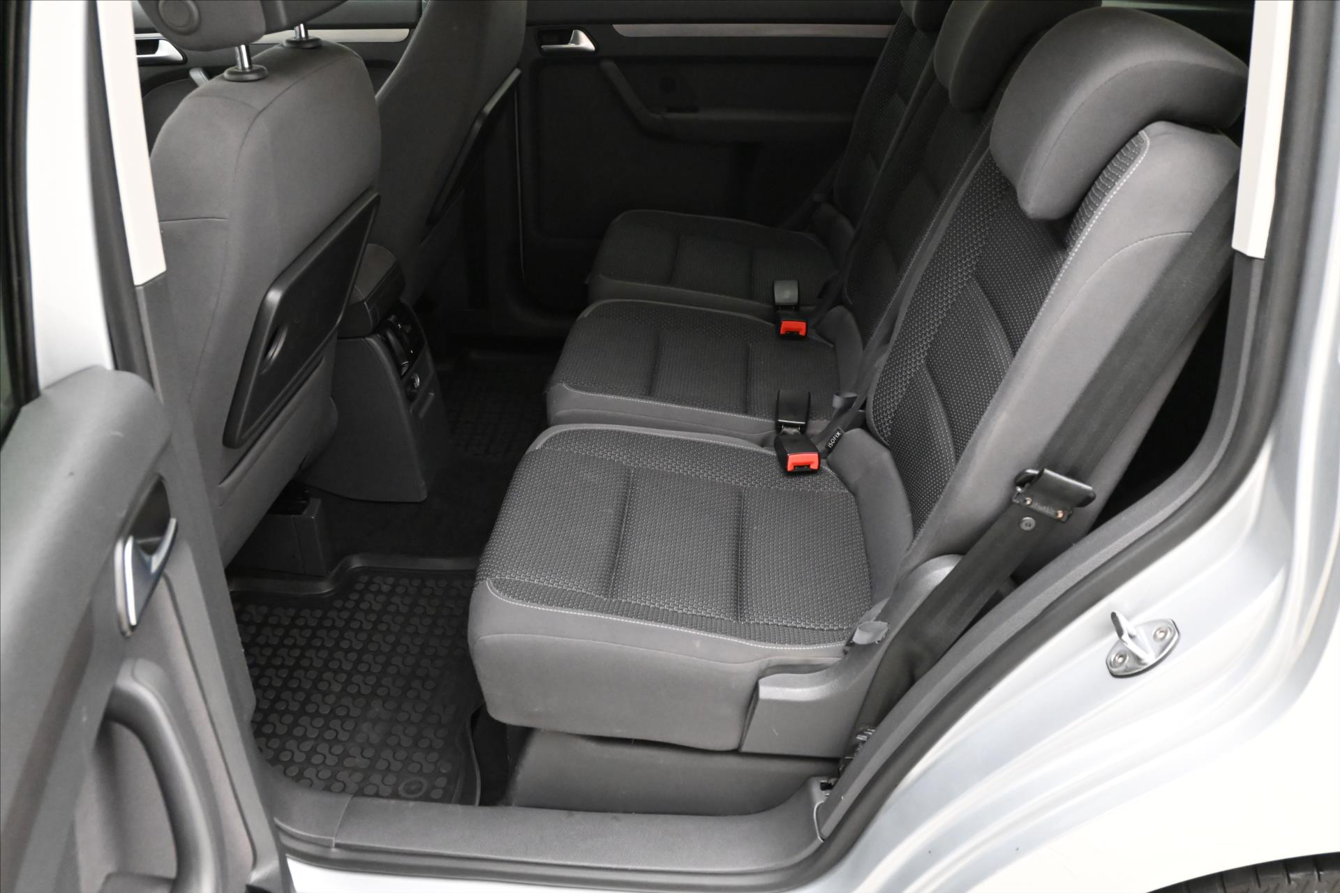 Hlavní fotografie vozu Volkswagen Touran 2,0 TDI 103 kW DSG Comfortline Záruka (14)