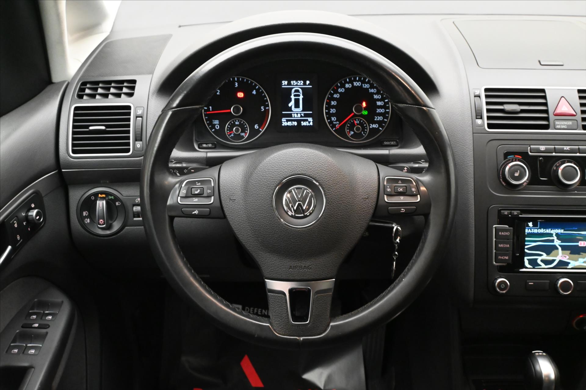 Hlavní fotografie vozu Volkswagen Touran 2,0 TDI 103 kW DSG Comfortline Záruka (18)