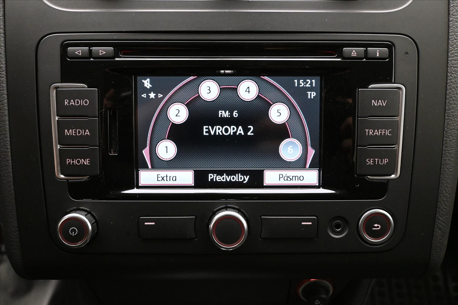 Hlavní fotografie vozu Volkswagen Touran 2,0 TDI 103 kW DSG Comfortline Záruka (19)