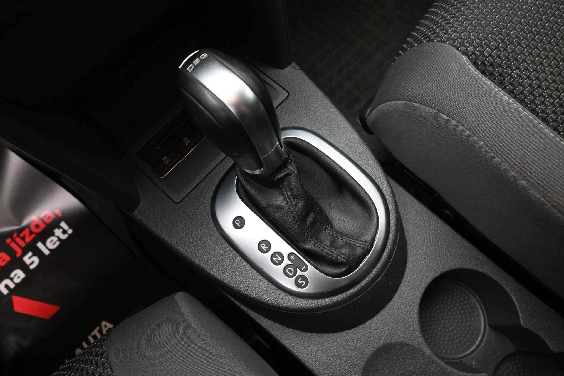 Hlavní fotografie vozu Volkswagen Touran 2,0 TDI 103 kW DSG Comfortline Záruka (22)