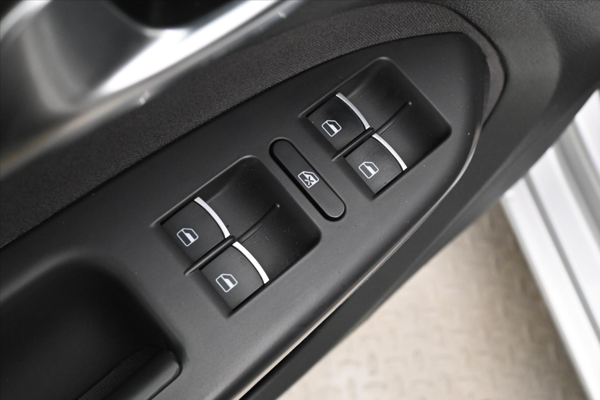Hlavní fotografie vozu Volkswagen Touran 2,0 TDI 103 kW DSG Comfortline Záruka (25)
