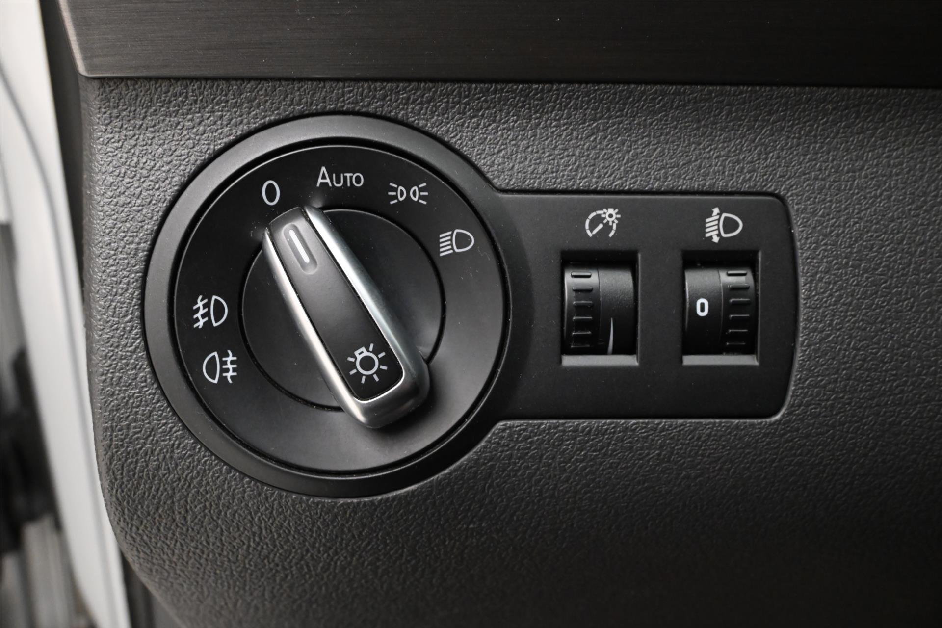 Hlavní fotografie vozu Volkswagen Touran 2,0 TDI 103 kW DSG Comfortline Záruka (26)