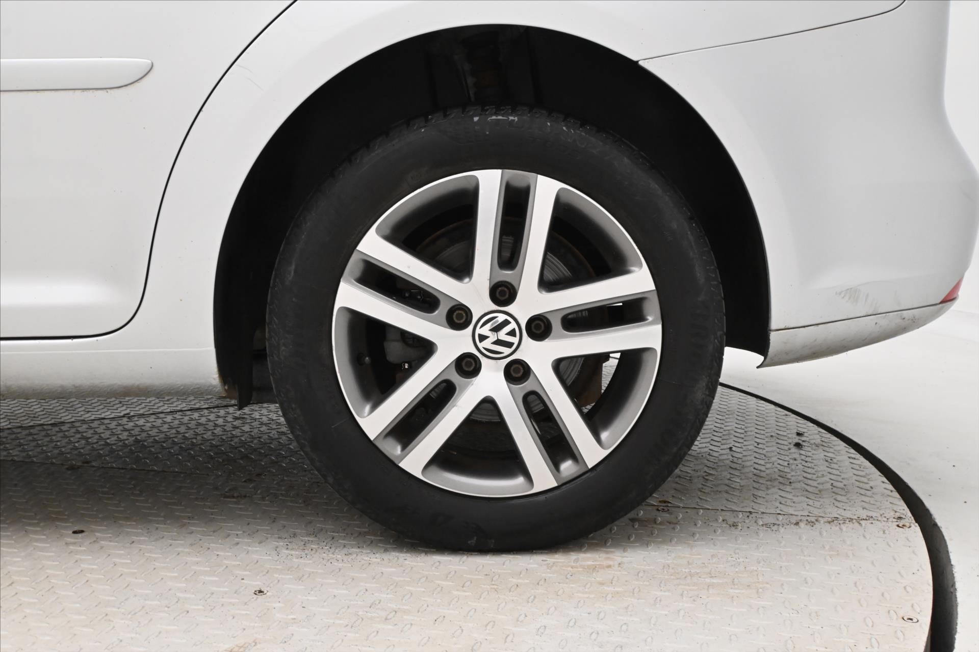 Hlavní fotografie vozu Volkswagen Touran 2,0 TDI 103 kW DSG Comfortline Záruka (31)