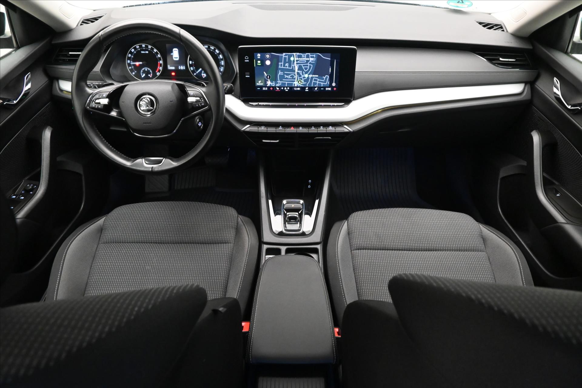 Hlavní fotografie vozu Škoda Octavia 2,0 TDI 110 kW DSG TAŽNÉ Záruka až 5 let (15)