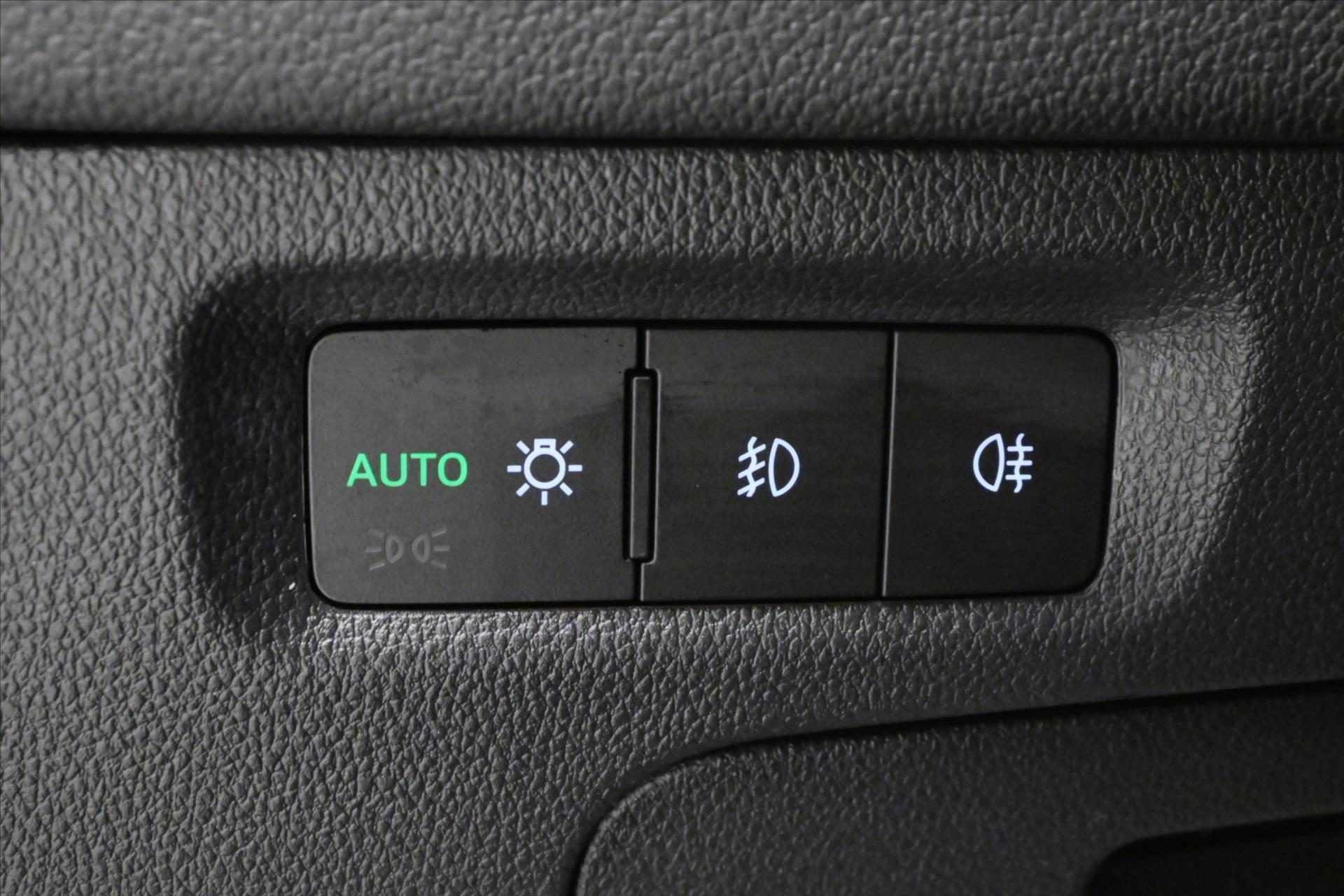 Hlavní fotografie vozu Škoda Octavia 2,0 TDI 110 kW DSG TAŽNÉ Záruka až 5 let (27)