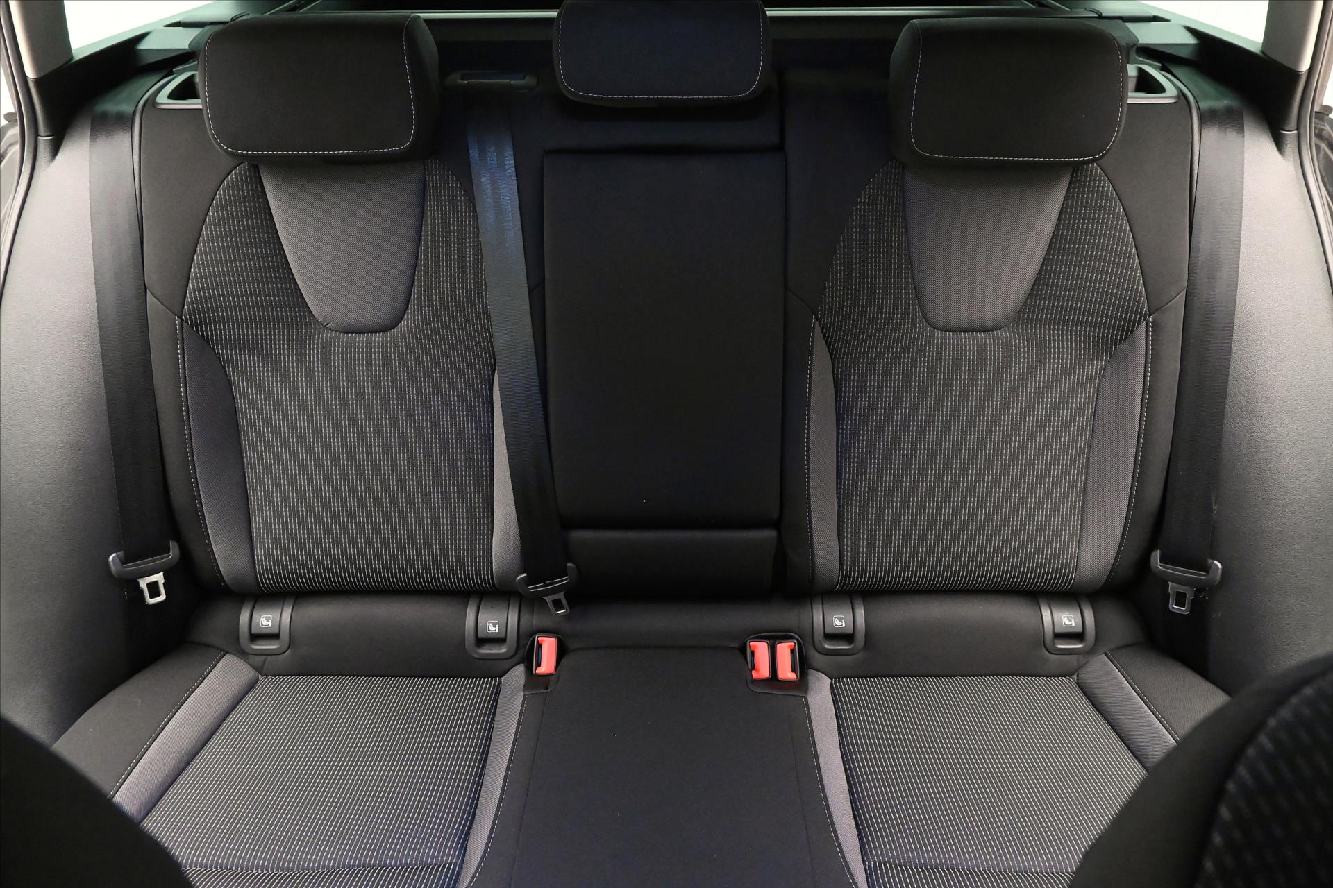 Hlavní fotografie vozu Škoda Octavia 2,0 TDI 110 kW DSG TAŽNÉ Záruka až 5 let (28)
