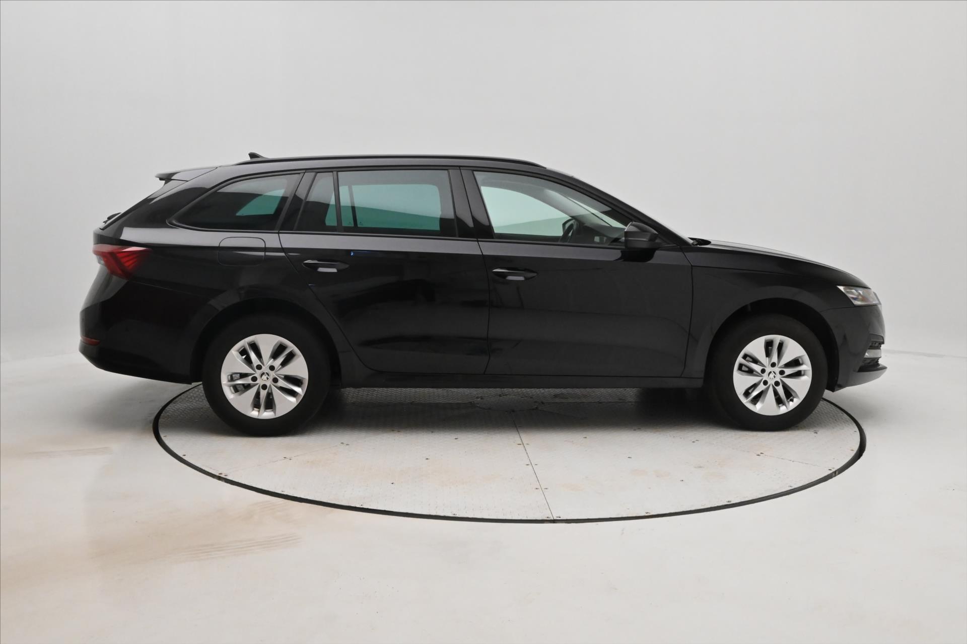 Hlavní fotografie vozu Škoda Octavia 2,0 TDI 110 kW DSG TAŽNÉ Záruka až 5 let (4)