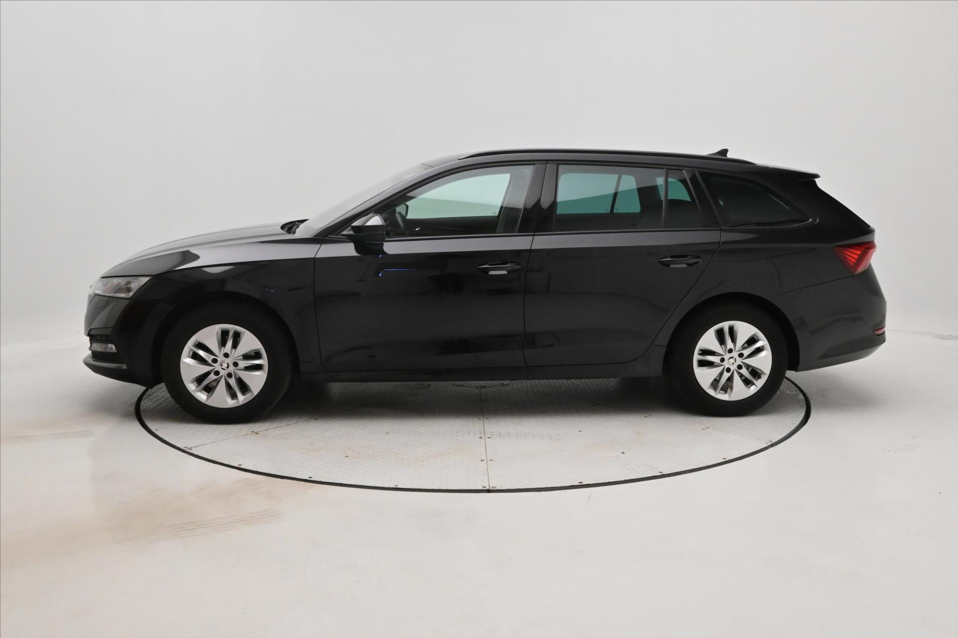 Hlavní fotografie vozu Škoda Octavia 2,0 TDI 110 kW DSG TAŽNÉ Záruka až 5 let (8)