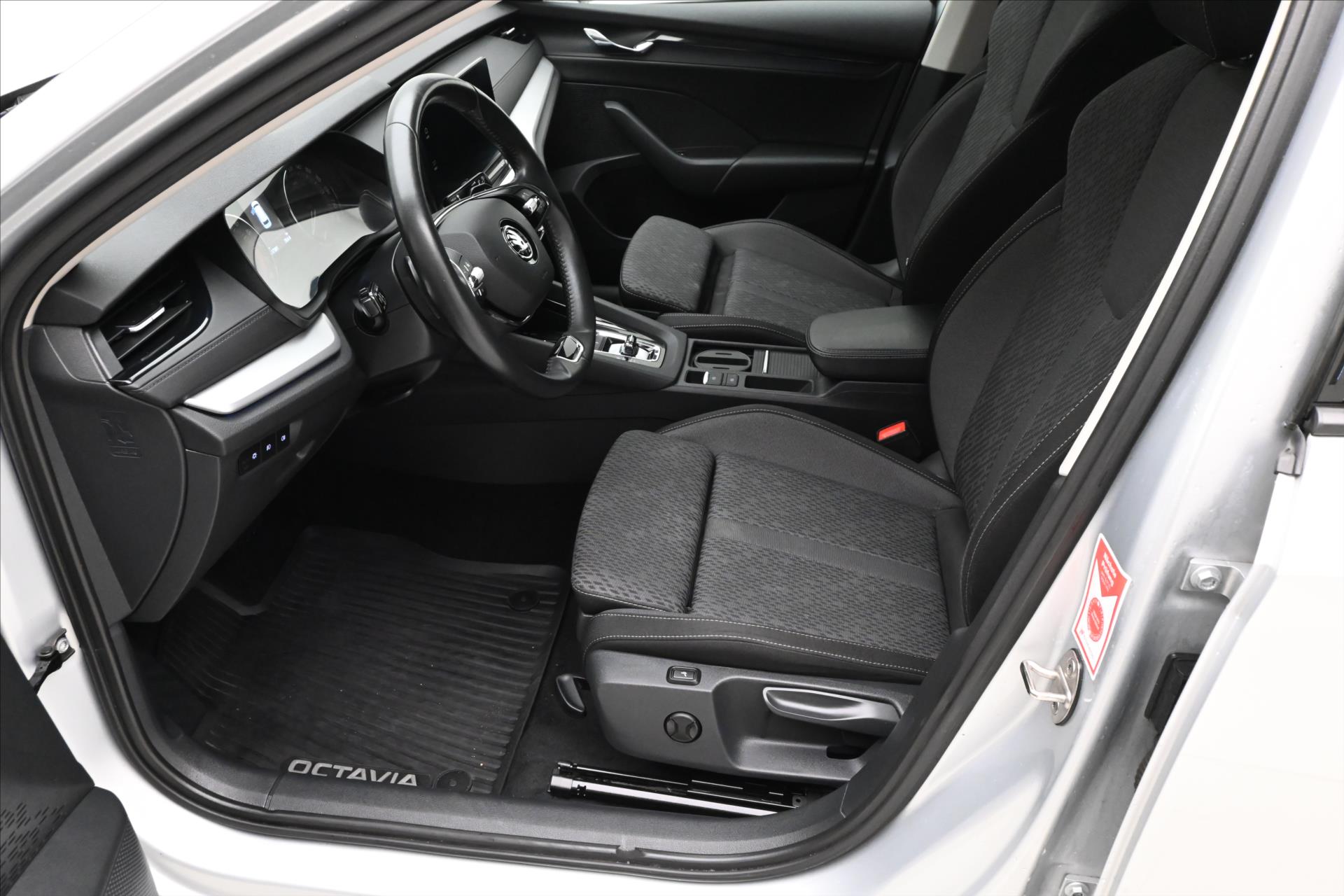 Hlavní fotografie vozu Škoda Octavia 2,0 TDI 110 kW DSG Clever Záruka až 5 let (13)