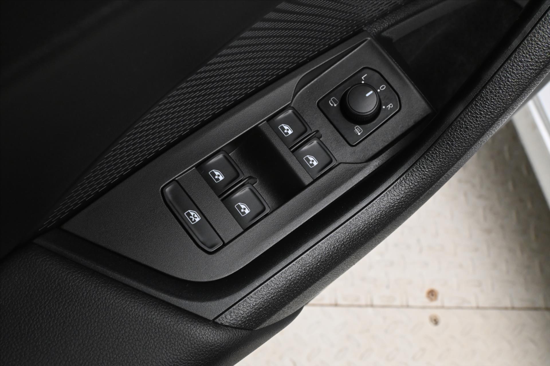 Hlavní fotografie vozu Škoda Octavia 2,0 TDI 110 kW DSG Clever Záruka až 5 let (25)