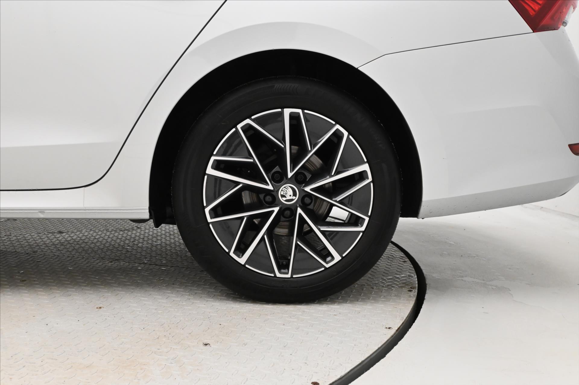 Hlavní fotografie vozu Škoda Octavia 2,0 TDI 110 kW DSG Clever Záruka až 5 let (30)