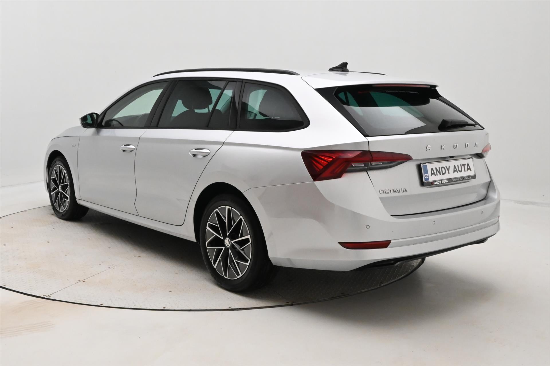 Hlavní fotografie vozu Škoda Octavia 2,0 TDI 110 kW DSG Clever Záruka až 5 let (7)