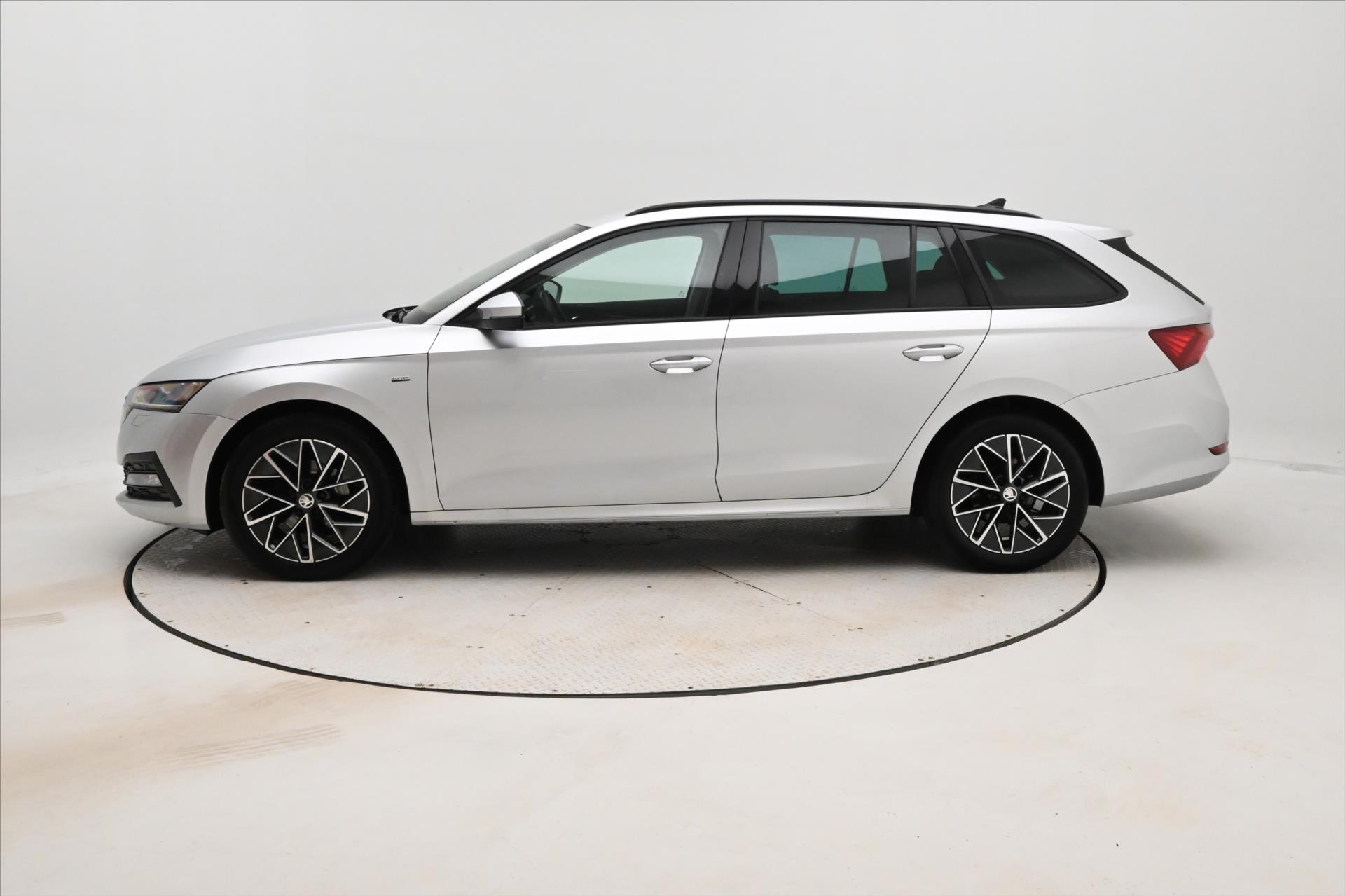 Hlavní fotografie vozu Škoda Octavia 2,0 TDI 110 kW DSG Clever Záruka až 5 let (8)