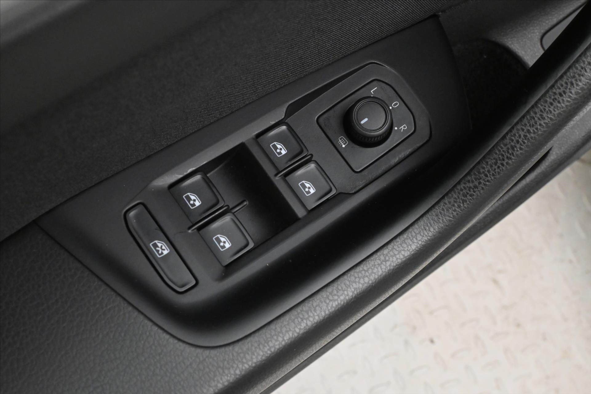 Main photo of the car Volkswagen Passat 2.0 TDI 110 kW DSG Business Warranty up to 5 years (26)