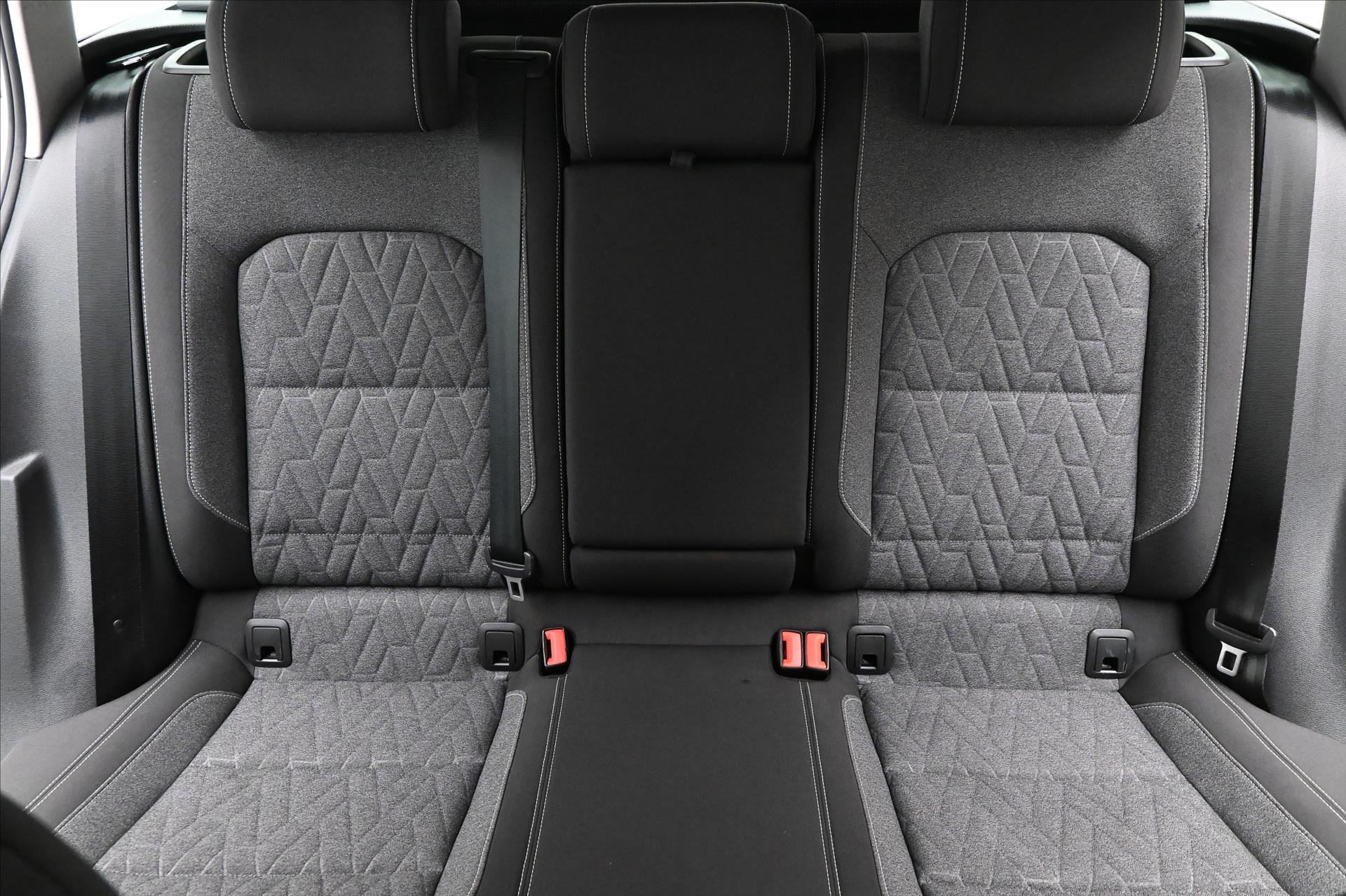 Main photo of the car Volkswagen Passat 2.0 TDI 110 kW DSG Business Warranty up to 5 years (28)