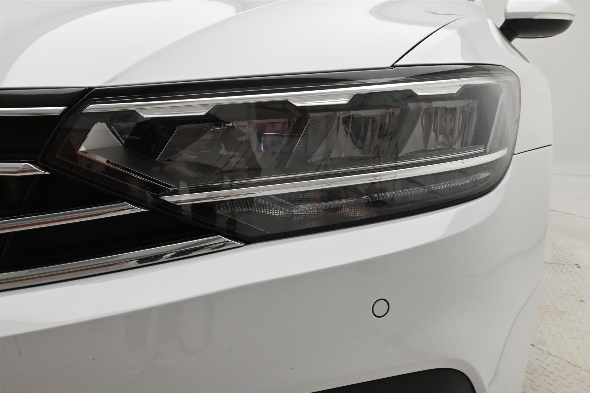 Main photo of the car Volkswagen Passat 2.0 TDI 110 kW DSG Business Warranty up to 5 years (30)