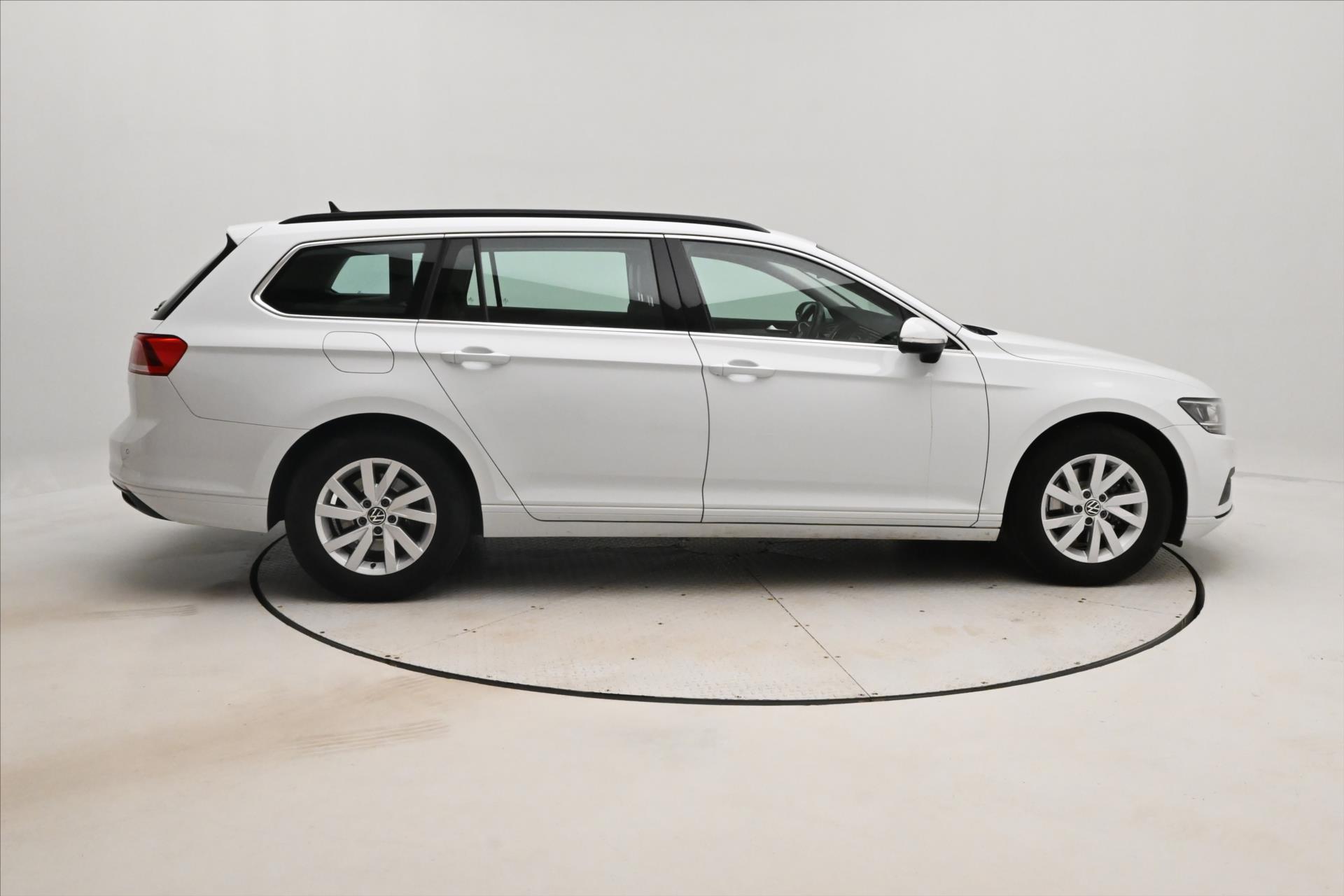 Main photo of the car Volkswagen Passat 2.0 TDI 110 kW DSG Business Warranty up to 5 years (4)