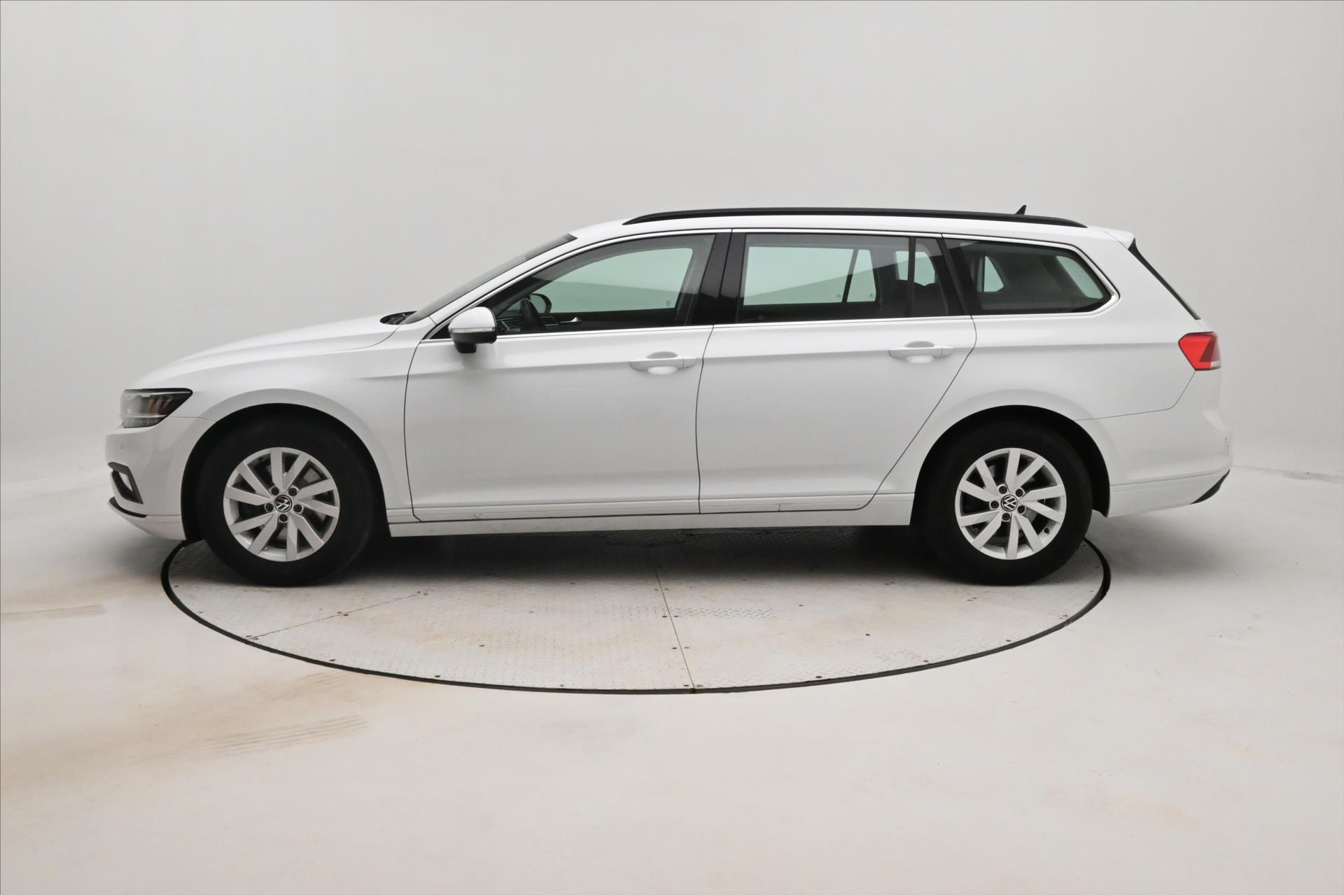 Main photo of the car Volkswagen Passat 2.0 TDI 110 kW DSG Business Warranty up to 5 years (8)
