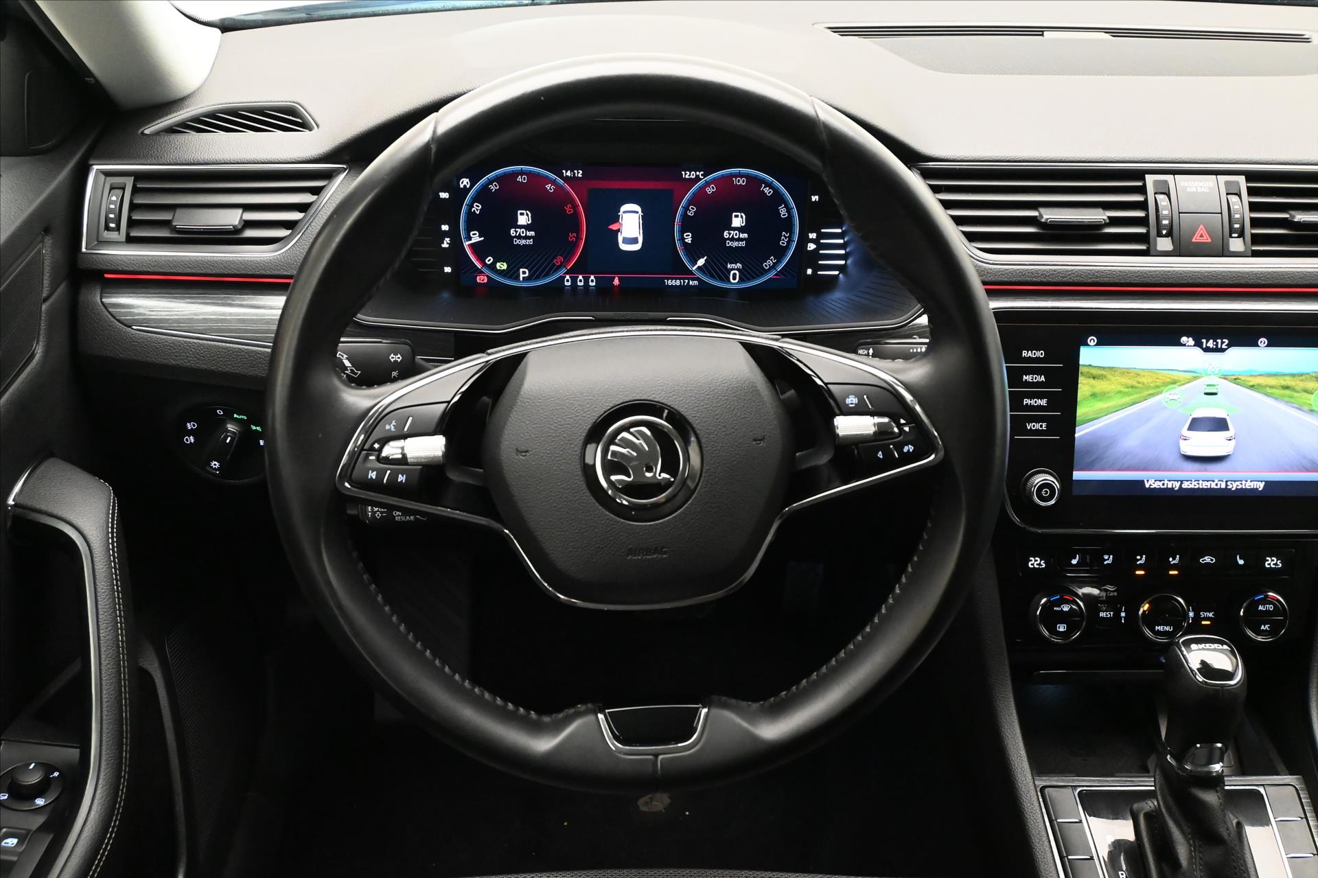 Hlavní fotografie vozu Škoda Superb 2,0 TDI 110 kW DSG Style Záruka až 5 let (17)
