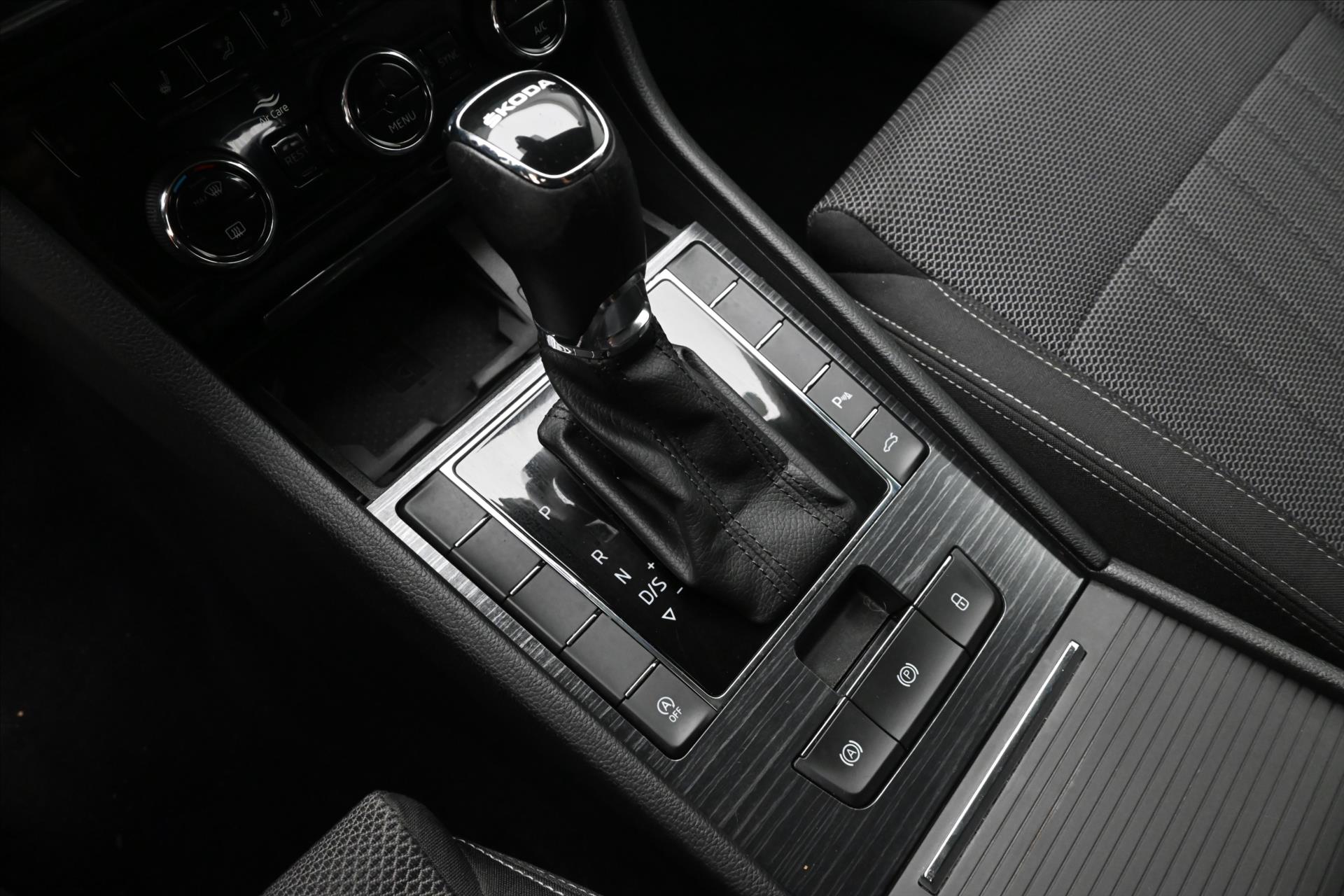 Hlavní fotografie vozu Škoda Superb 2,0 TDI 110 kW DSG Style Záruka až 5 let (21)