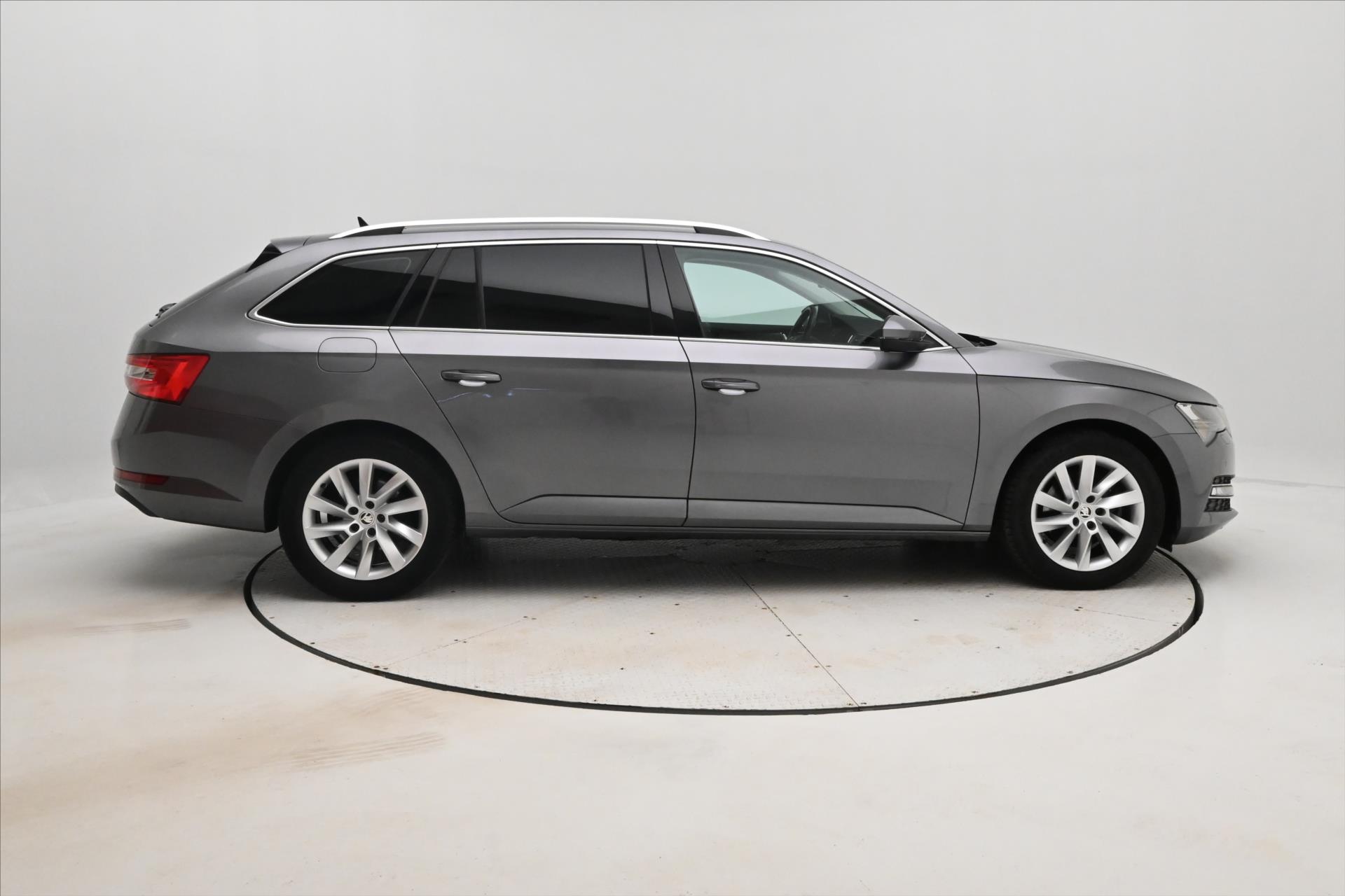 Hlavní fotografie vozu Škoda Superb 2,0 TDI 110 kW DSG Style Záruka až 5 let (4)